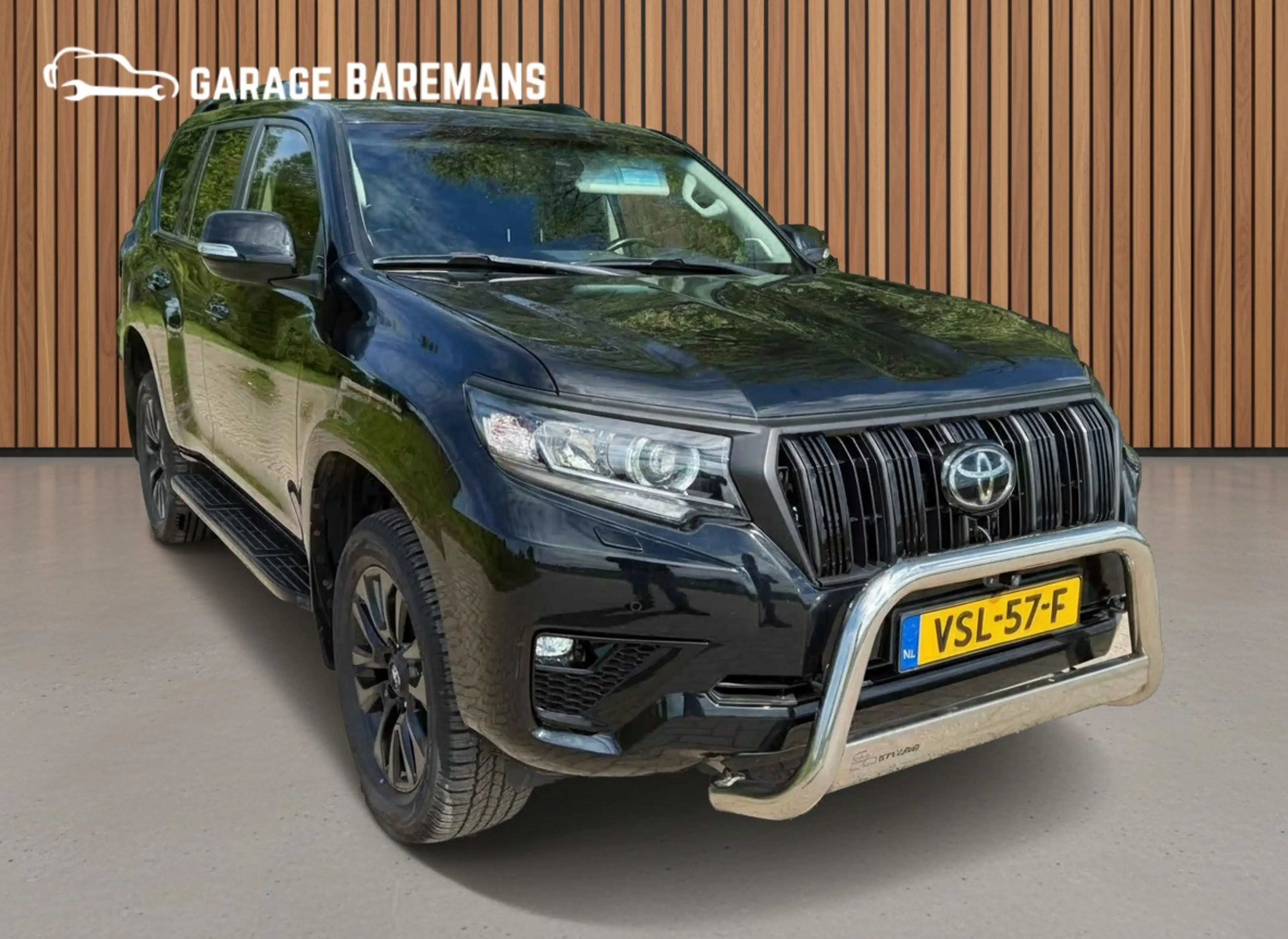 Toyota Land Cruiser 150 2.8 D-4D-F Professional Window Van