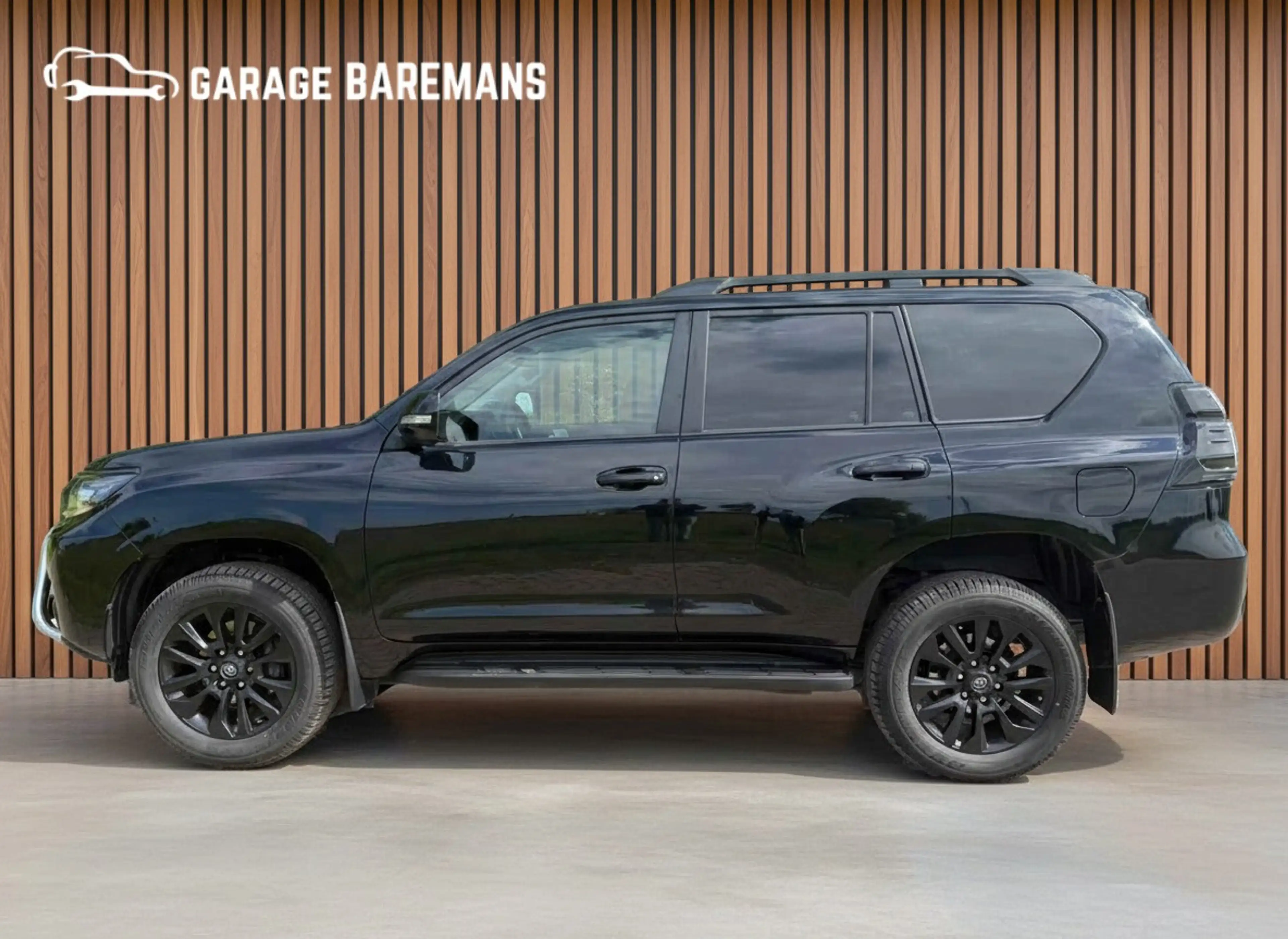 Toyota Land Cruiser 150 2.8 D-4D-F Professional Window Van — photo 4