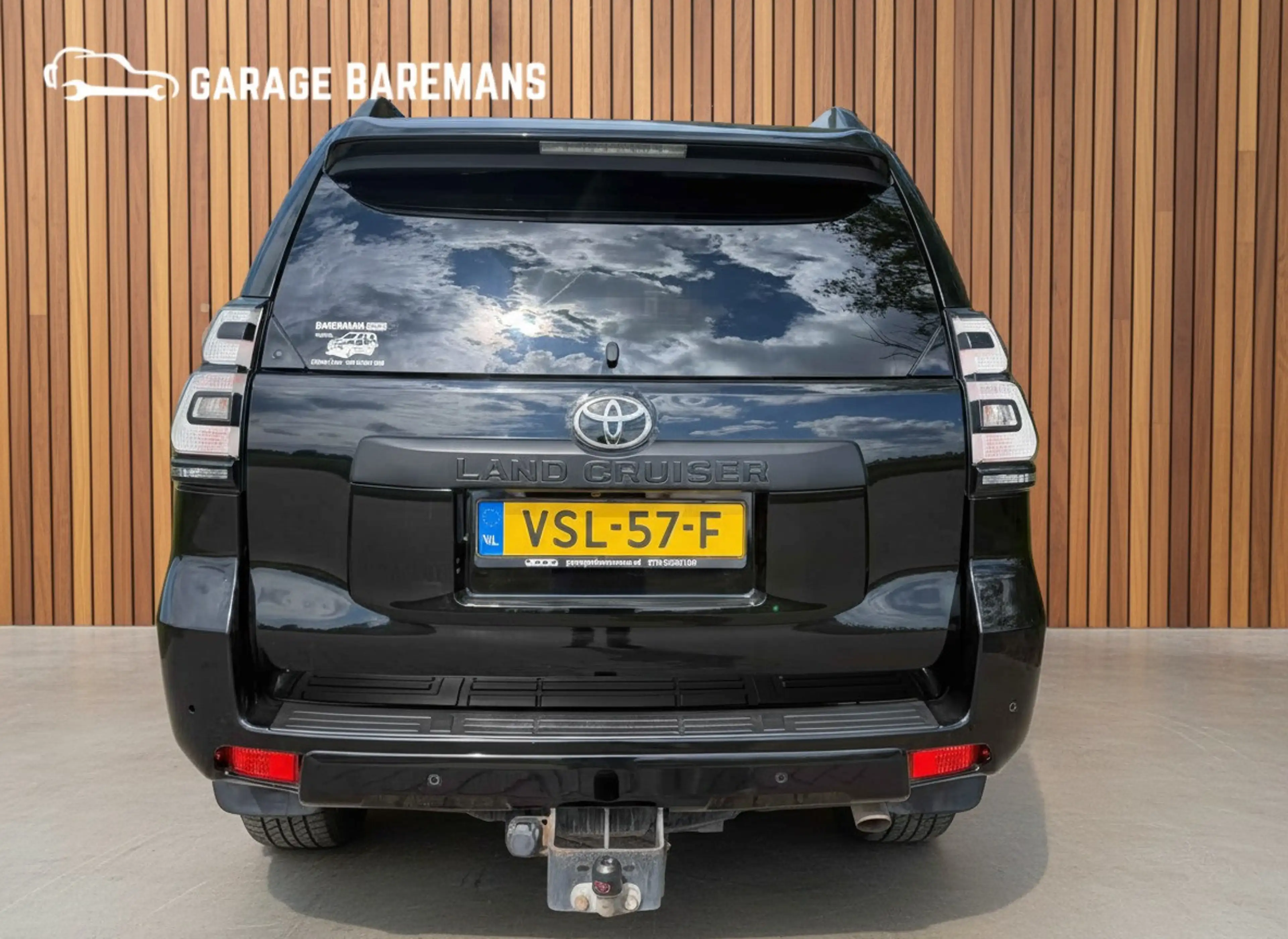 Toyota Land Cruiser 150 2.8 D-4D-F Professional Window Van — photo 6