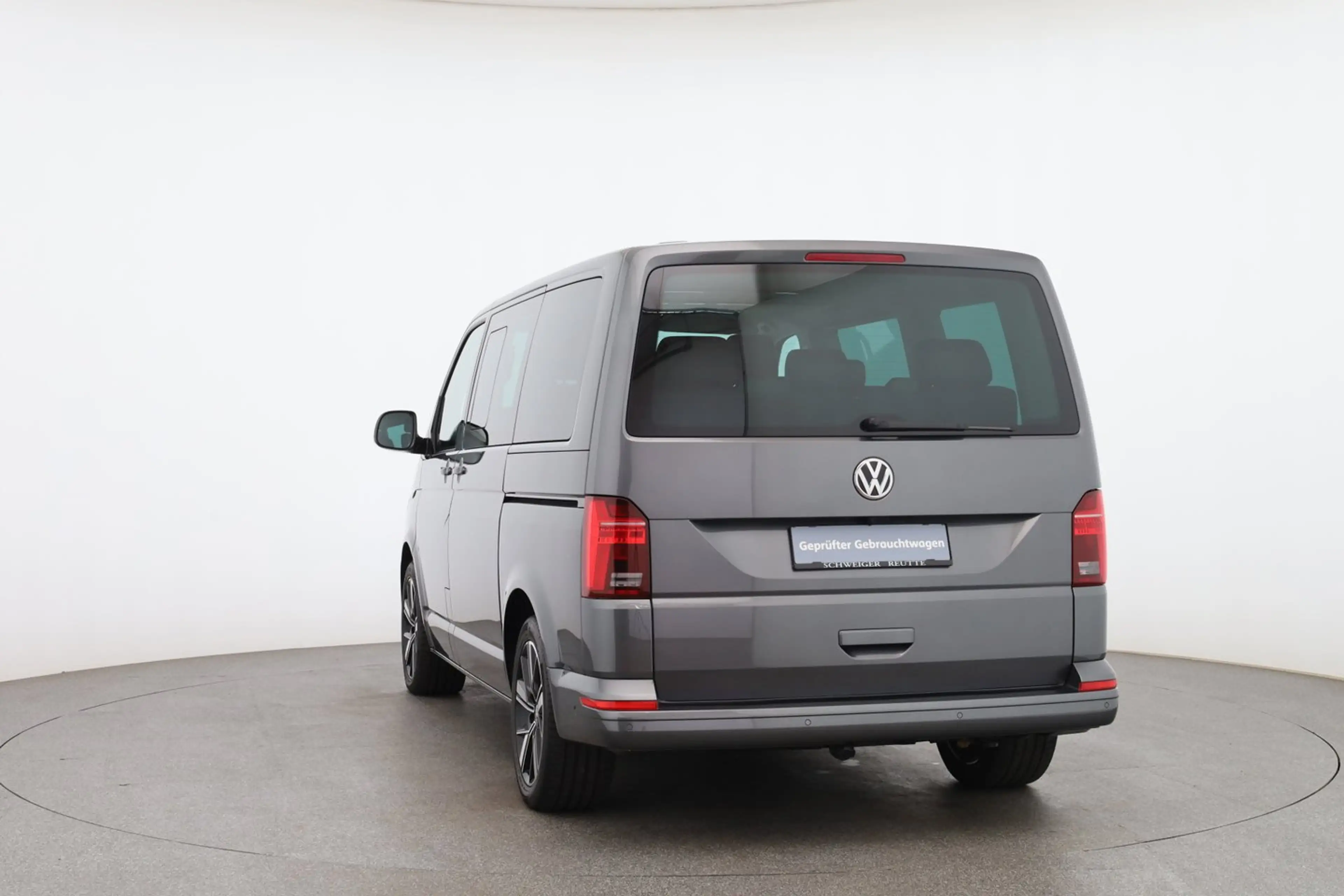 Volkswagen T6.1 Multivan VW T6.1 Multivan Highline TDI 4MOTION — photo 4