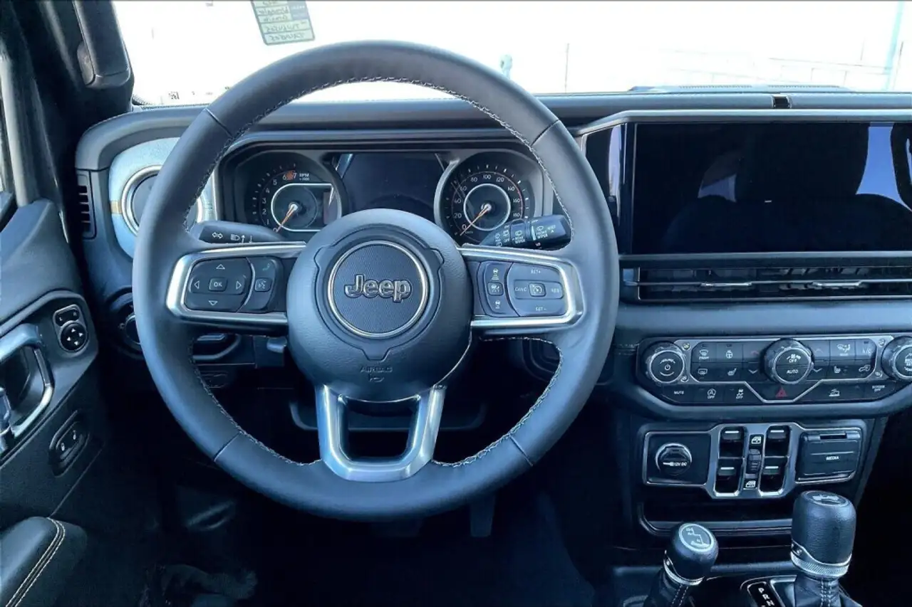Jeep Wrangler снимка Jeep Wrangler
