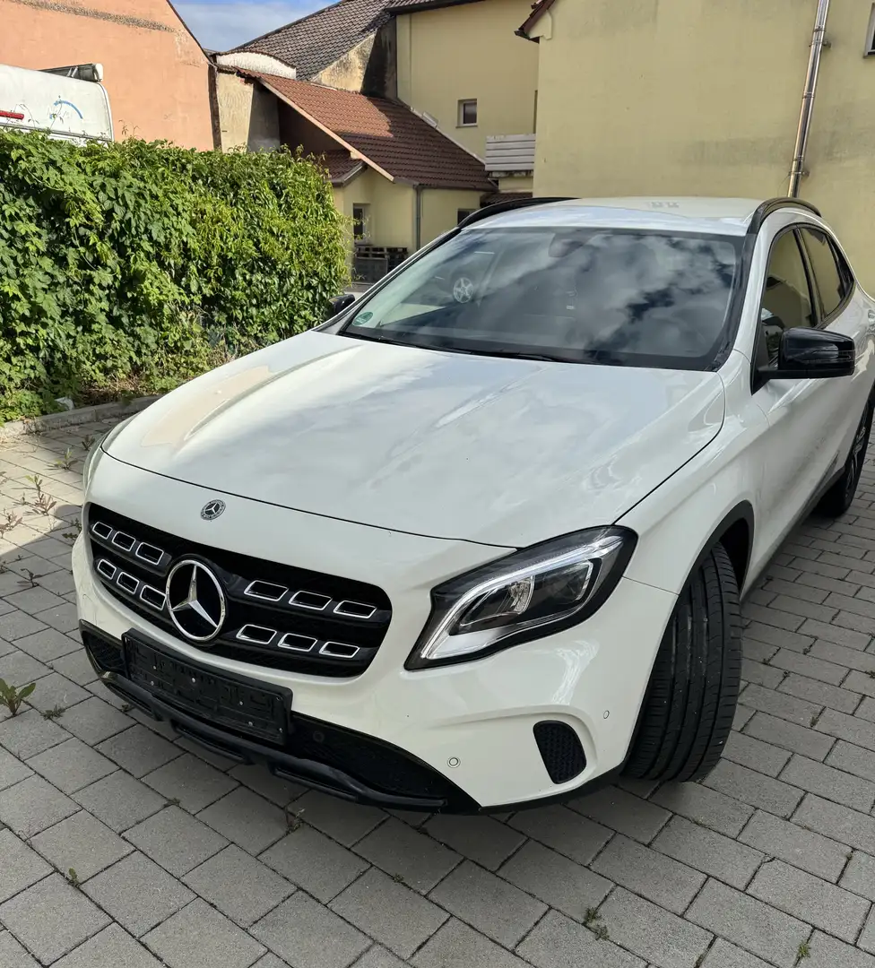 Mercedes-Benz GLA 220 d Sport Utility Vehicle - 2