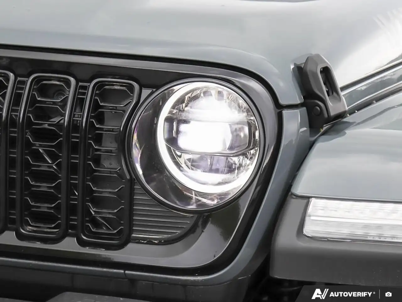 Jeep Gladiator photo Jeep Gladiator