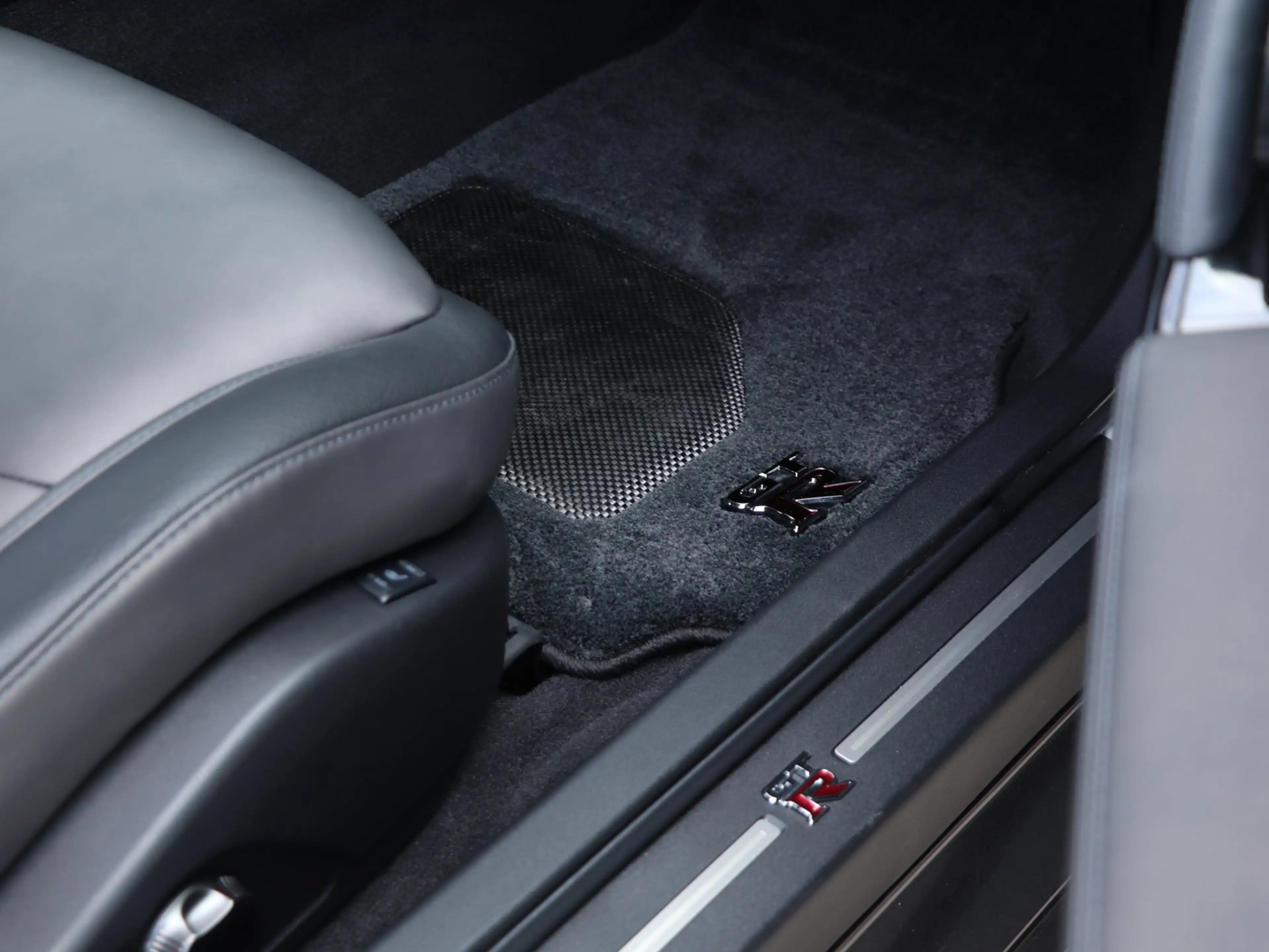Nissan GT-R 3.8 V6 Prestige B.R.M. Edition 1/25 — photo 15