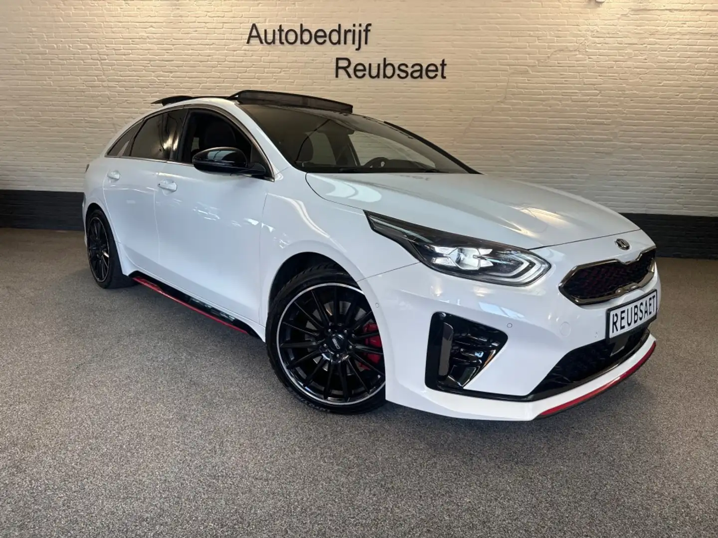Kia ProCeed / pro_cee'd 1.6 T-GDI GT 205pk Pano Virtual Memory Jbl Carplay Bianco - 1