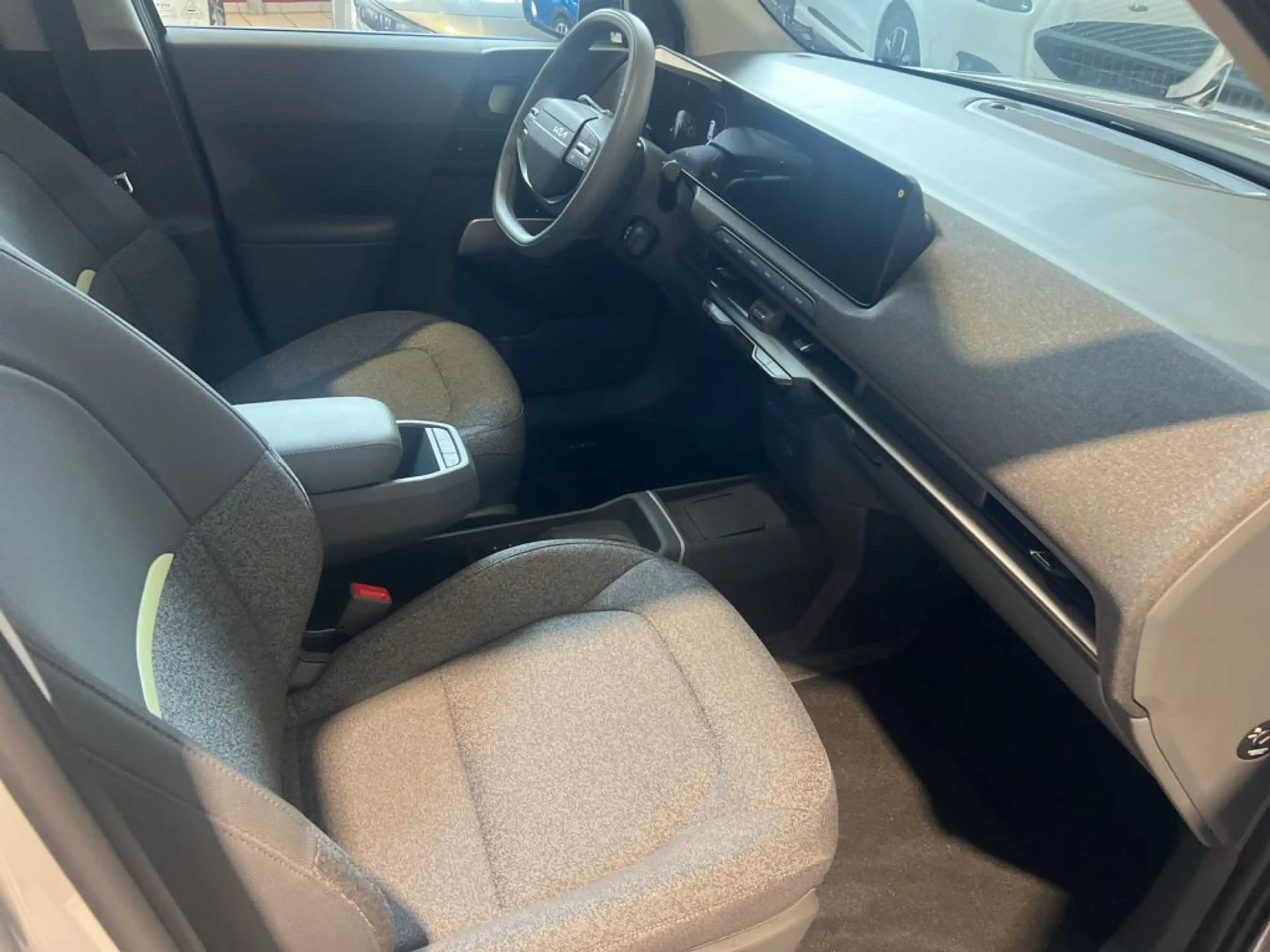 Kia EV2 42,2-kWh Earth — photo 12