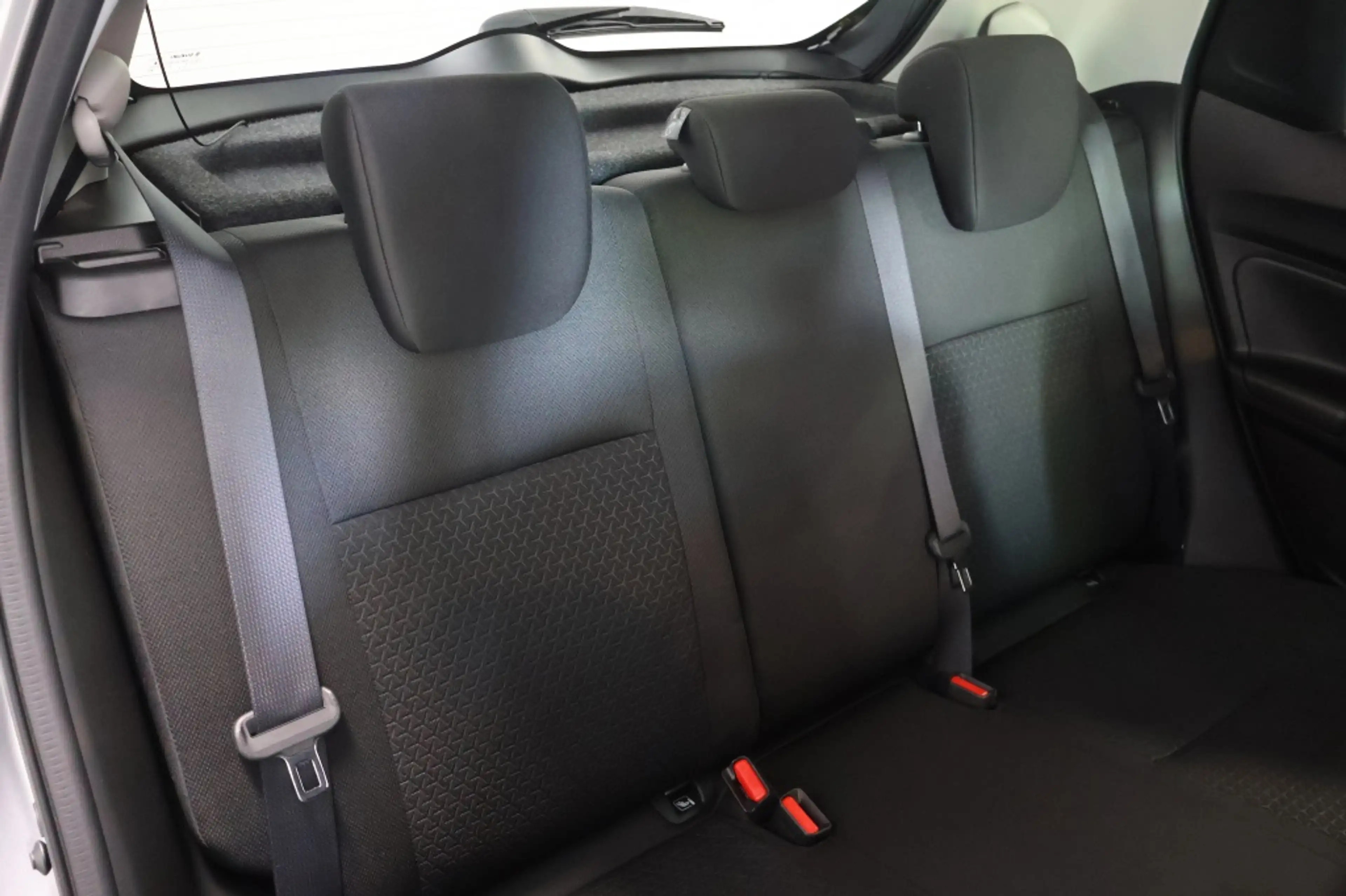 Suzuki Swift 1.0 Stijl Smart Hybrid — photo 14