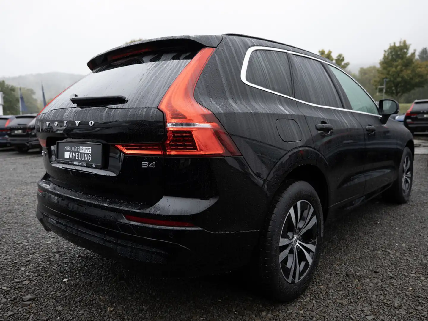 Volvo XC60 B4 Core KEYLESS PDC SHZ LED KAMERA NAVI Schwarz - 2