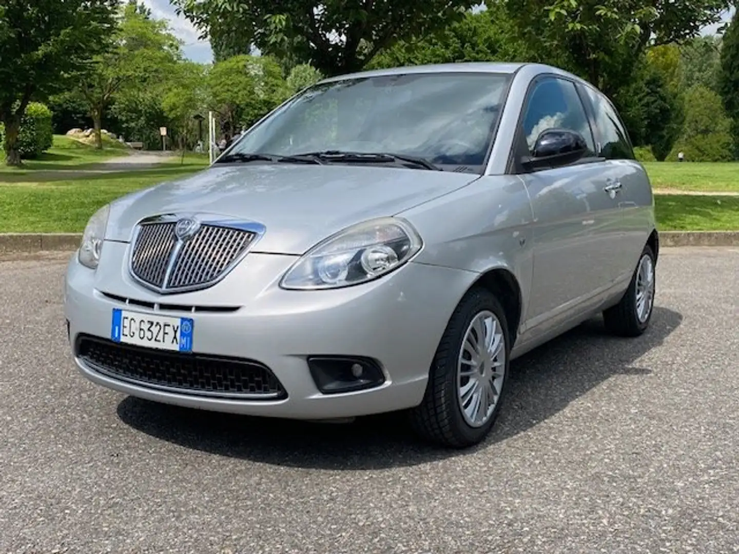 Lancia Ypsilon Ypsilon 1.2 8v Argento 69cv Argent - 1