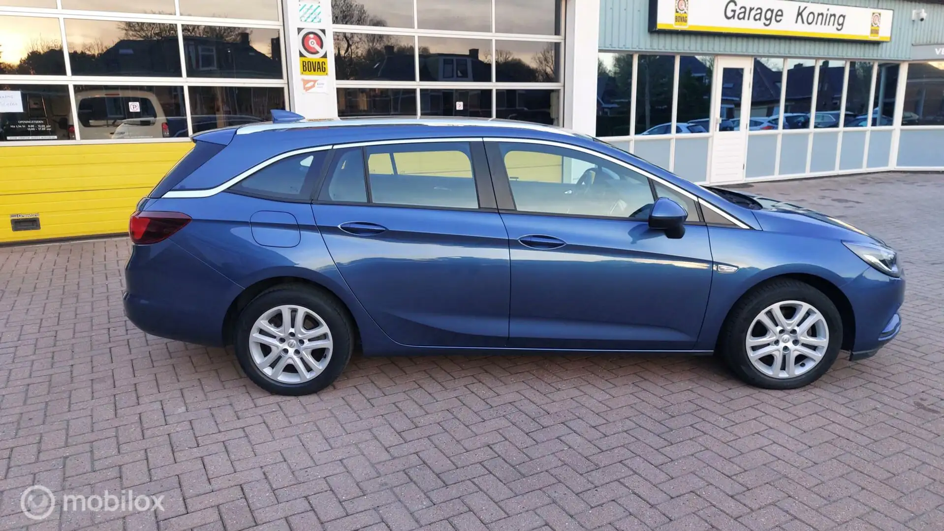 Opel Astra Sports Tourer 1.0 Business+ Bleu - 2