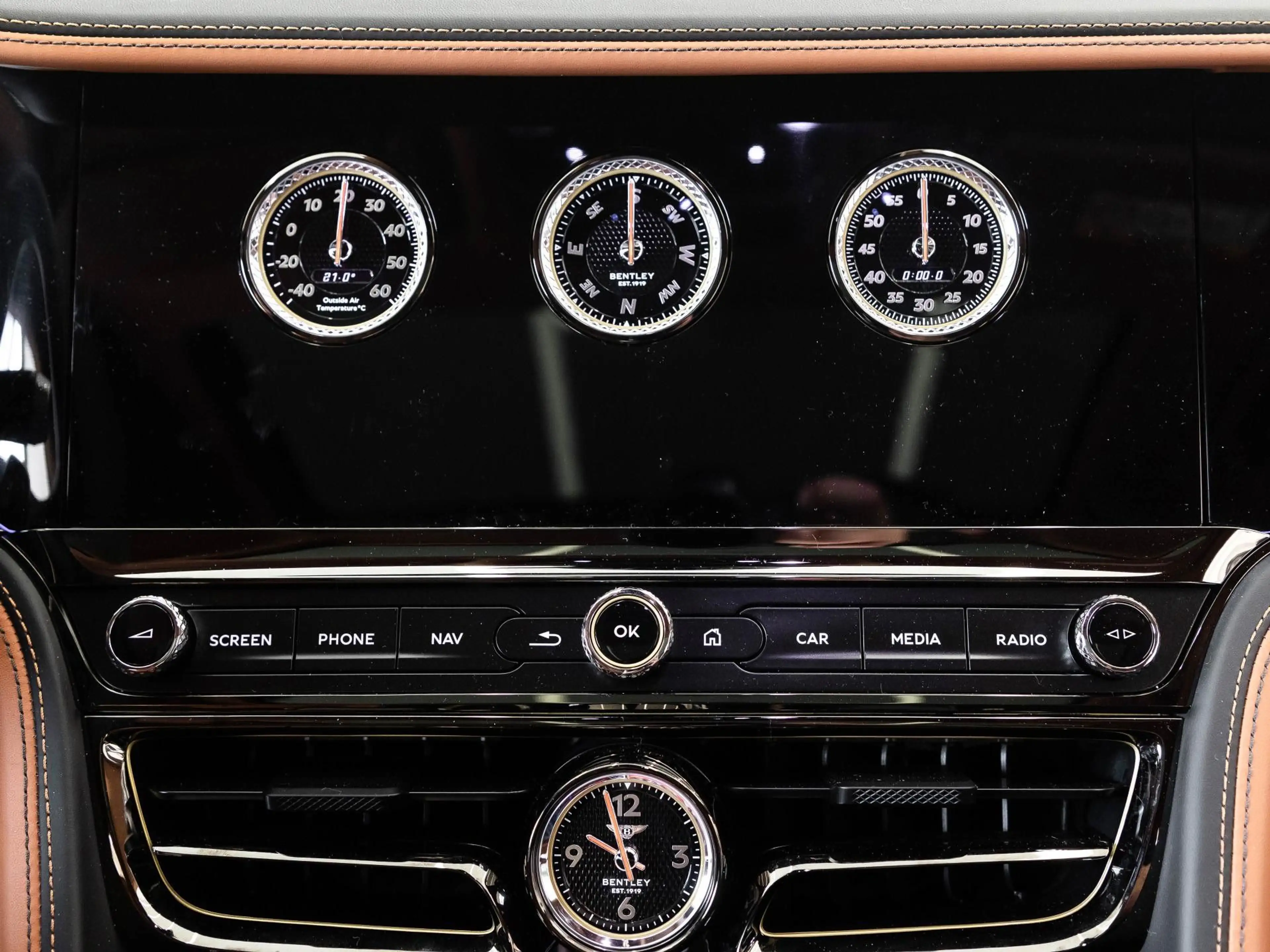 Bentley Flying Spur Speed First Edition (MY25) — photo 15