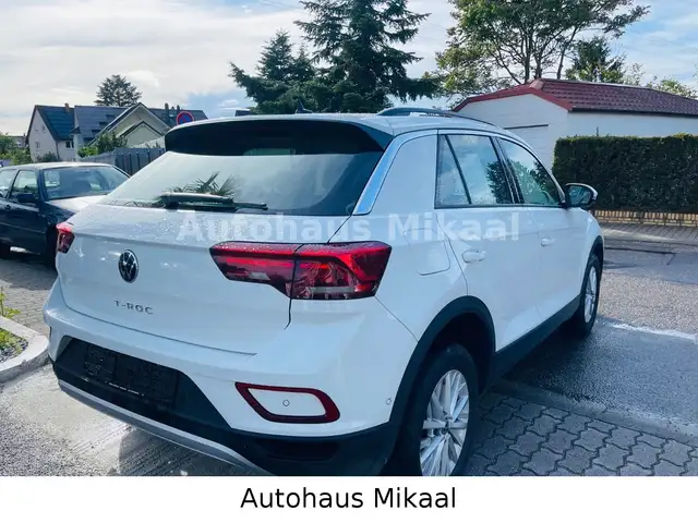 Volkswagen T-Roc view 7