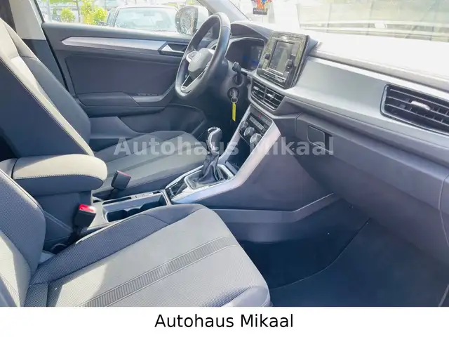 Volkswagen T-Roc view 15