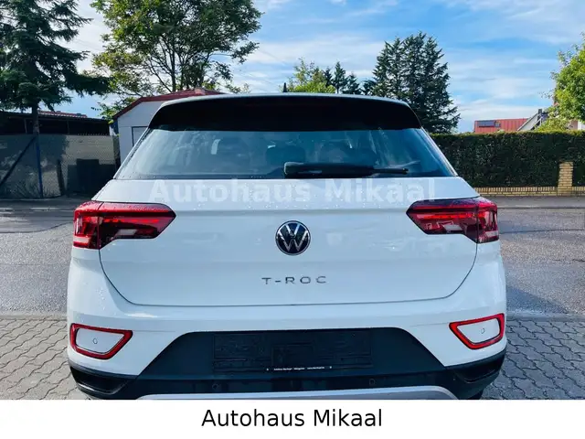 Volkswagen T-Roc view 13