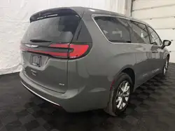 Chrysler Pacifica 2023 — фото 16