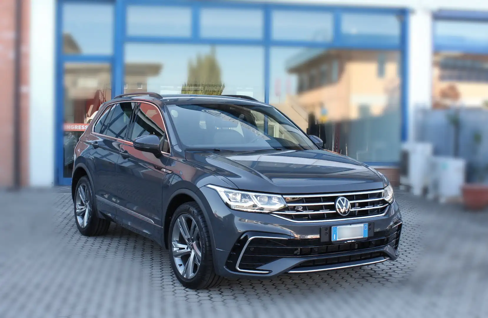 Volkswagen Tiguan 2.0 TDI R-Line 150CV DSG Gris - 2