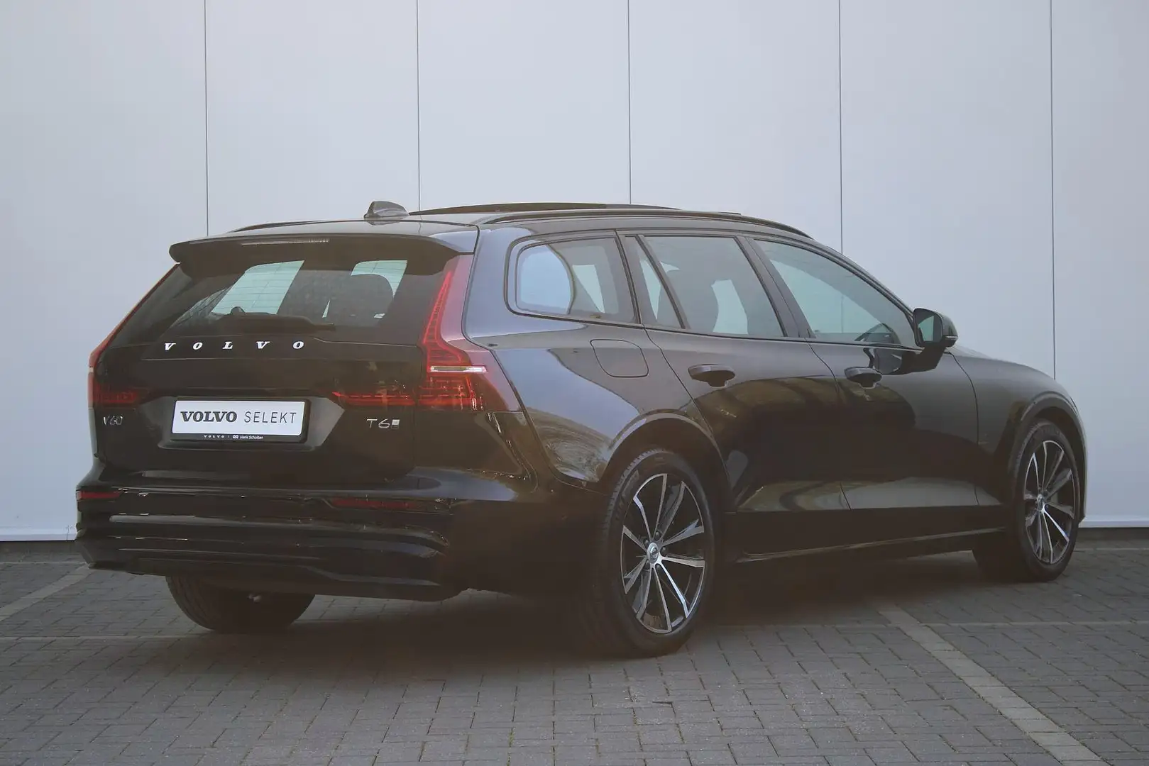 Volvo V60 T6 Plug-in hybrid AWD Plus Dark | 360 camera | Sto Zwart - 2