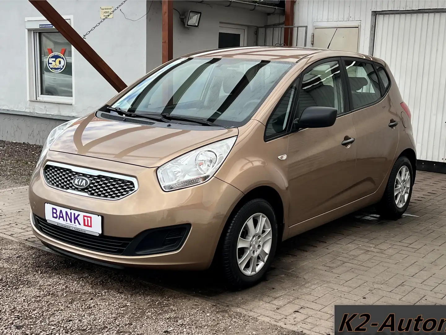 Kia Venga Attract Bronze - 1