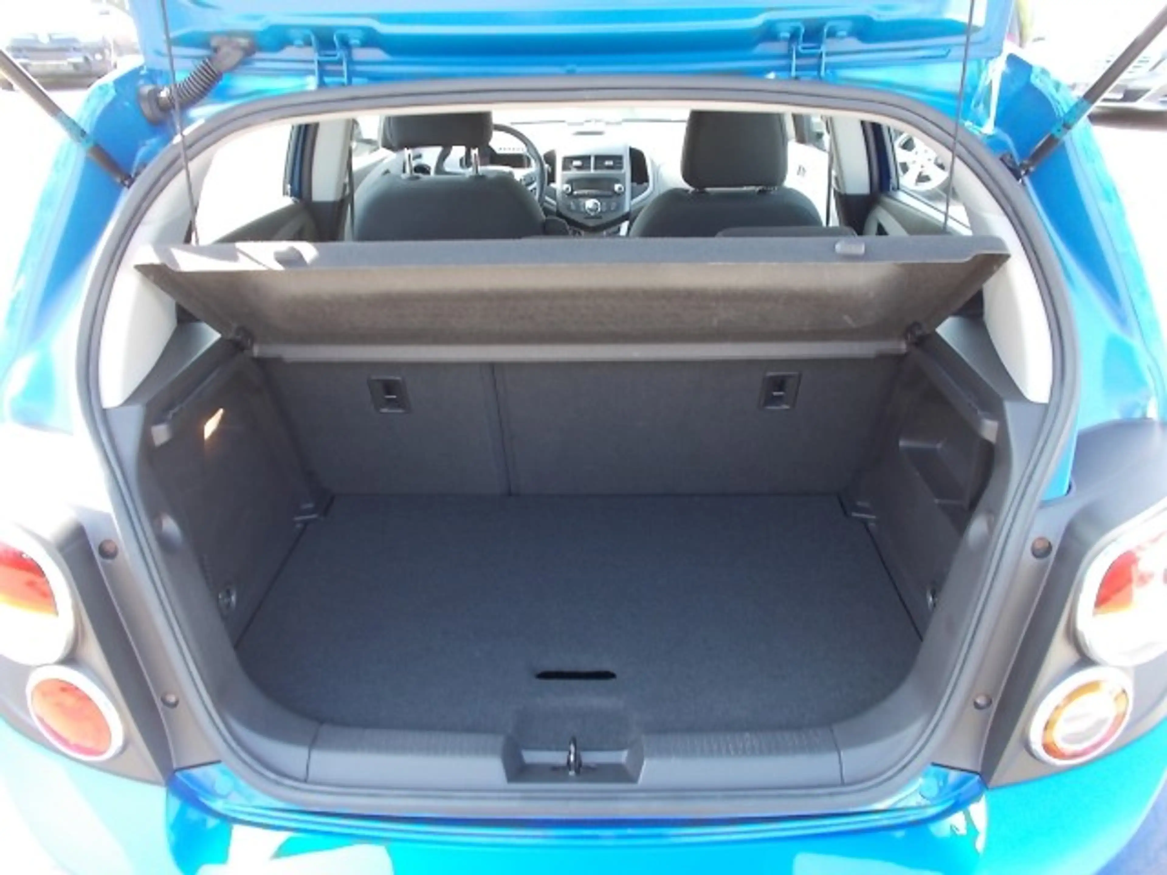 Chevrolet Aveo LTZ 1.6, Klima SHZ PDC Alu Allwetter — photo 13