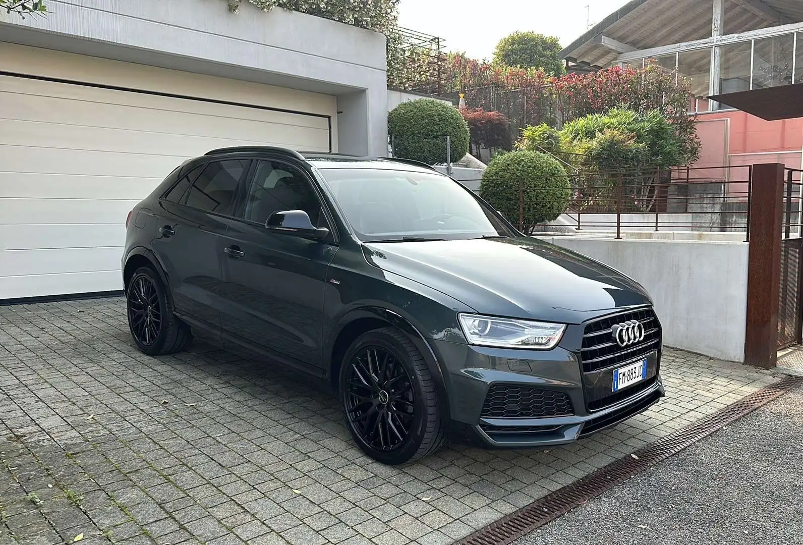 Audi Q3 2.0 tdi S Line Competition Verde - 2