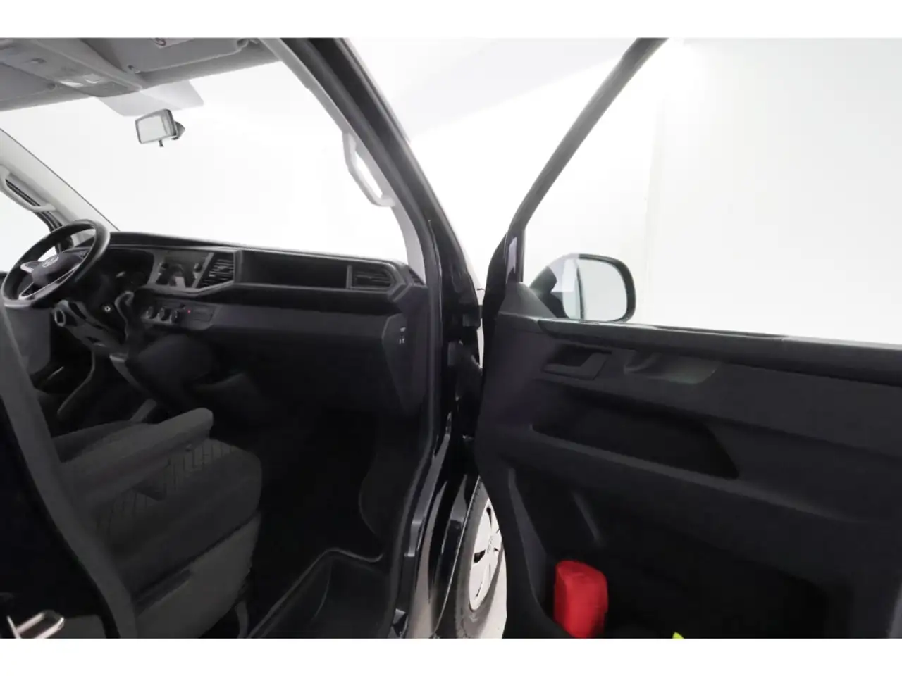 Volkswagen T6.1 Multivan 2.0TDI DSG Family+NAVI+AHK+CARPLAY 20
