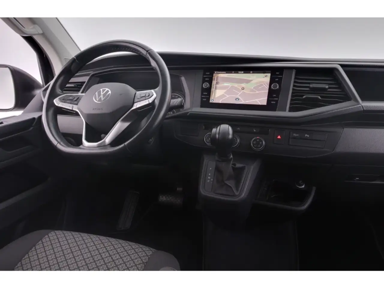 Volkswagen T6.1 Multivan 2.0TDI DSG Family+NAVI+AHK+CARPLAY 12