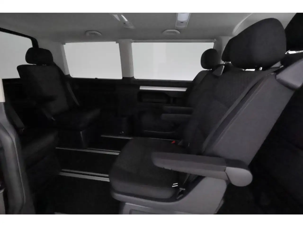 Volkswagen T6.1 Multivan 2.0TDI DSG Family+NAVI+AHK+CARPLAY 19