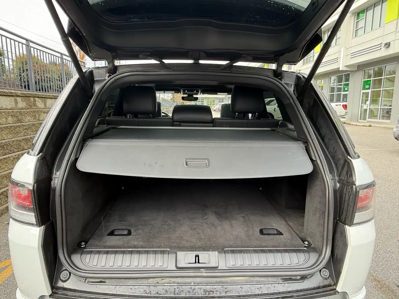 Land Rover Range Rover Sport снимка Land Rover Range Rover Sport