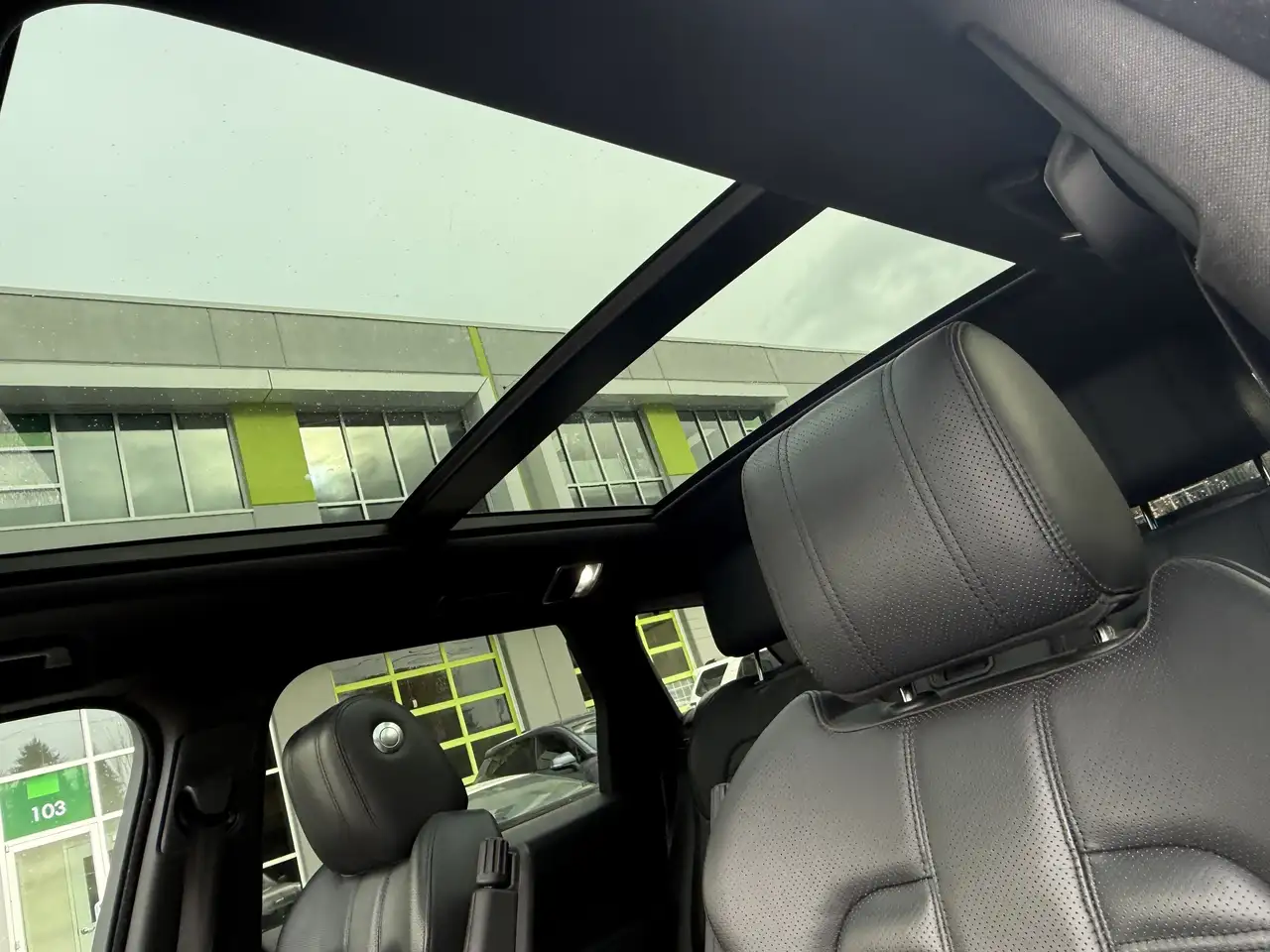 Land Rover Range Rover Sport снимка Land Rover Range Rover Sport
