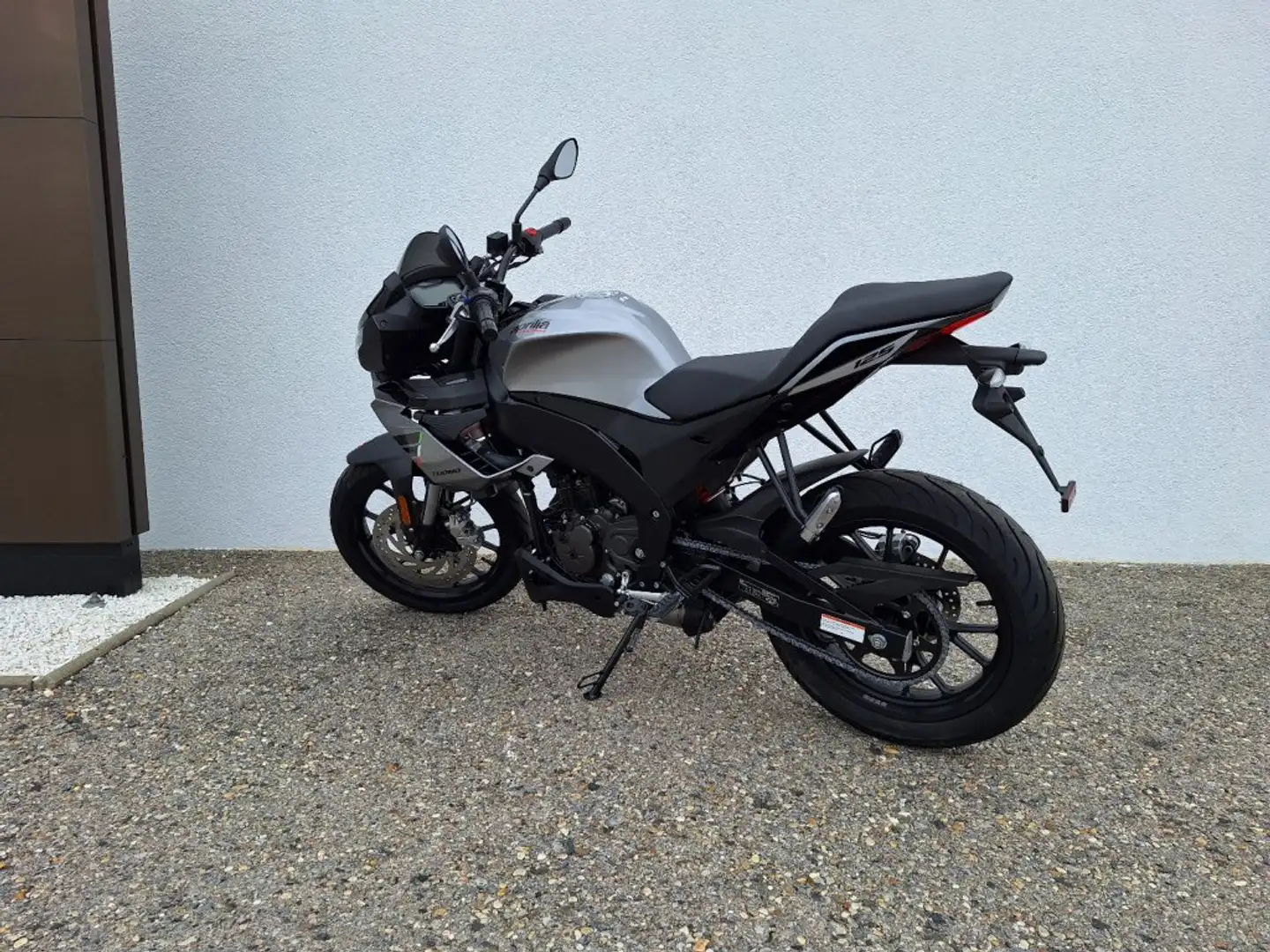 Aprilia Tuono 125 Gri - 2
