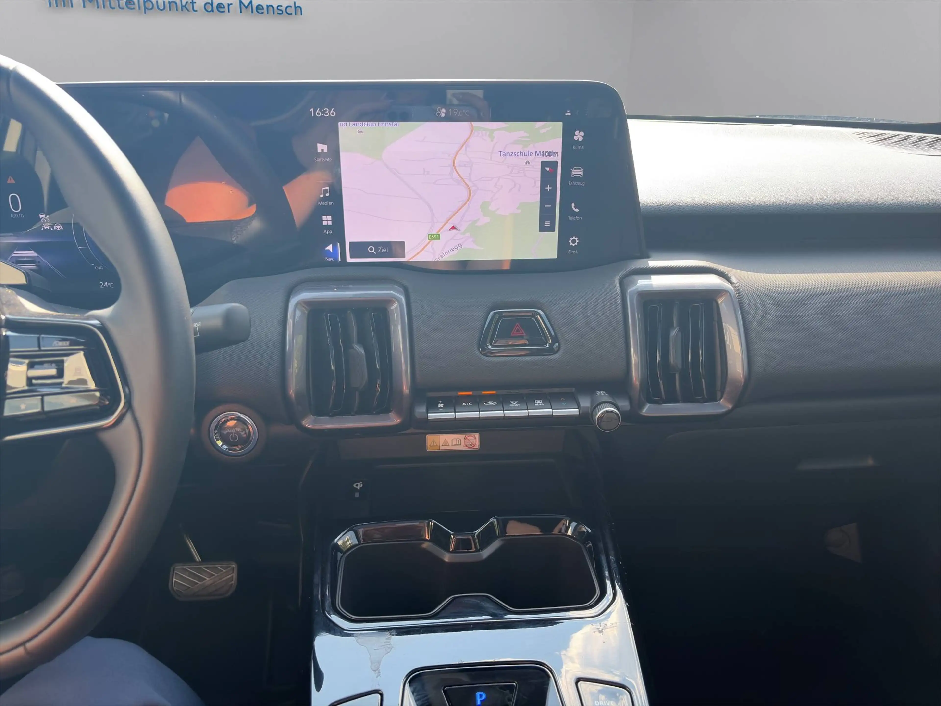 Toyota Urban Cruiser Urban Cruiser 61kWh AWD Lounge — photo 13