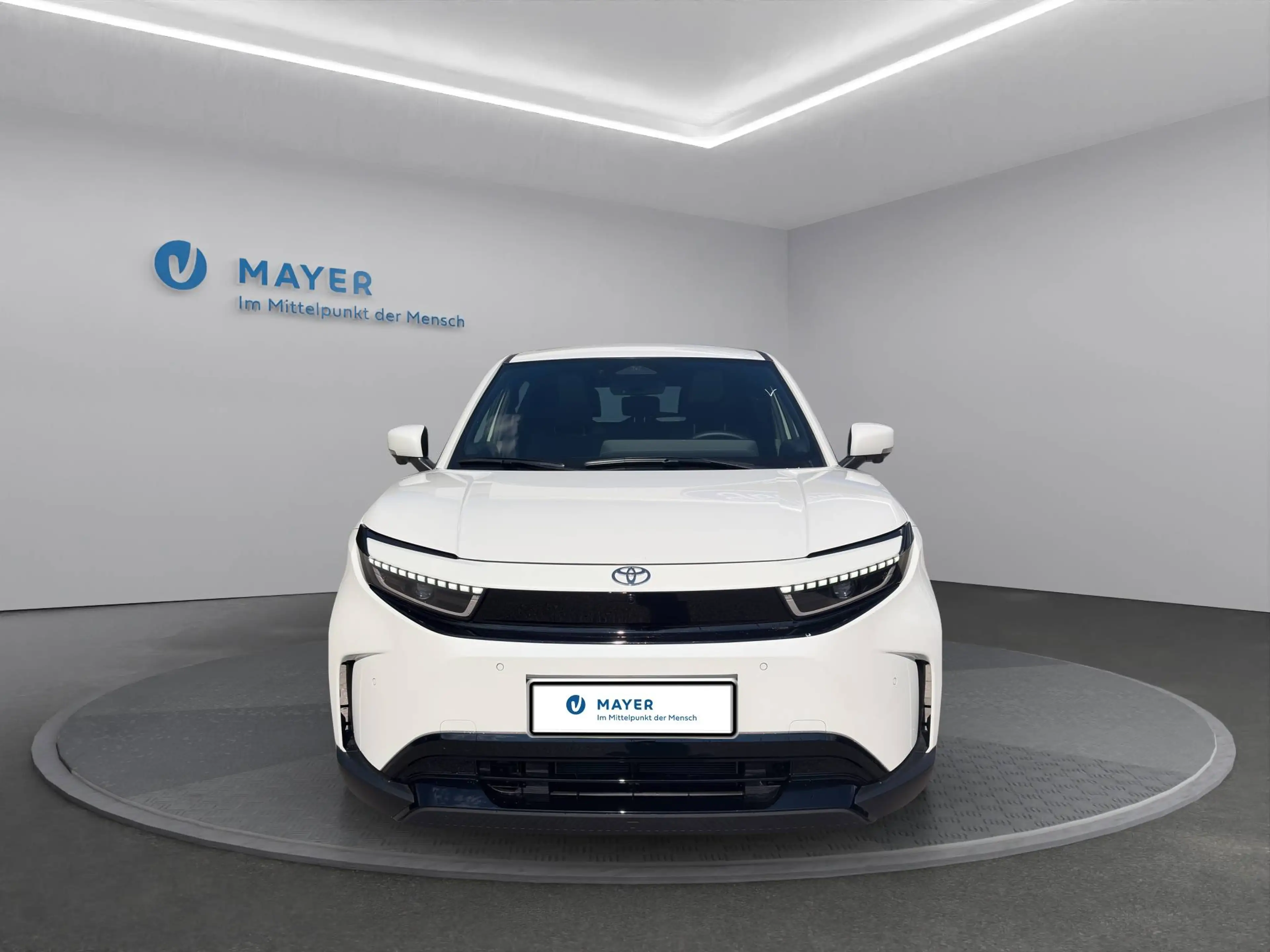 Toyota Urban Cruiser Urban Cruiser 61kWh AWD Lounge — photo 3