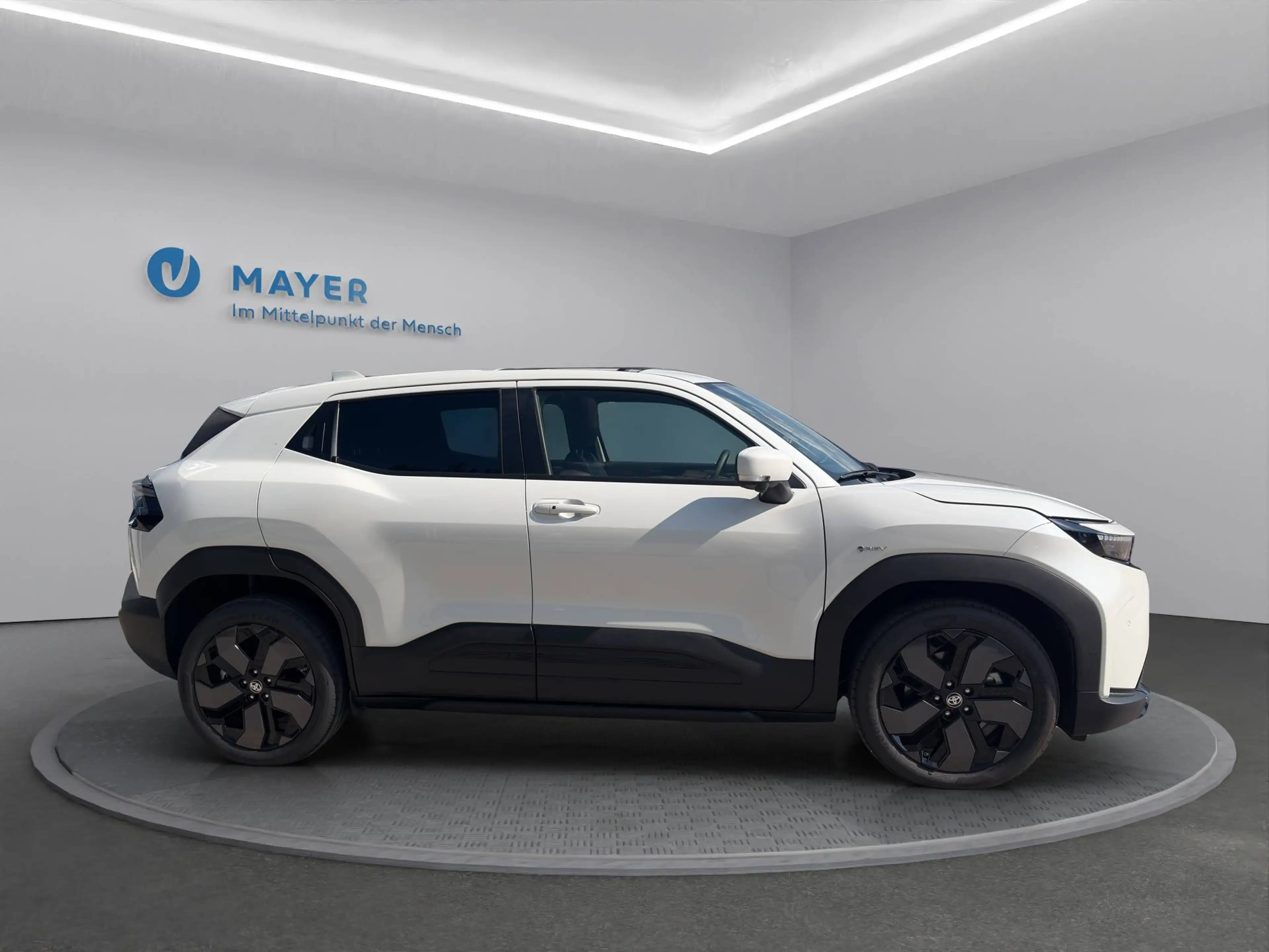 Toyota Urban Cruiser Urban Cruiser 61kWh AWD Lounge — photo 5