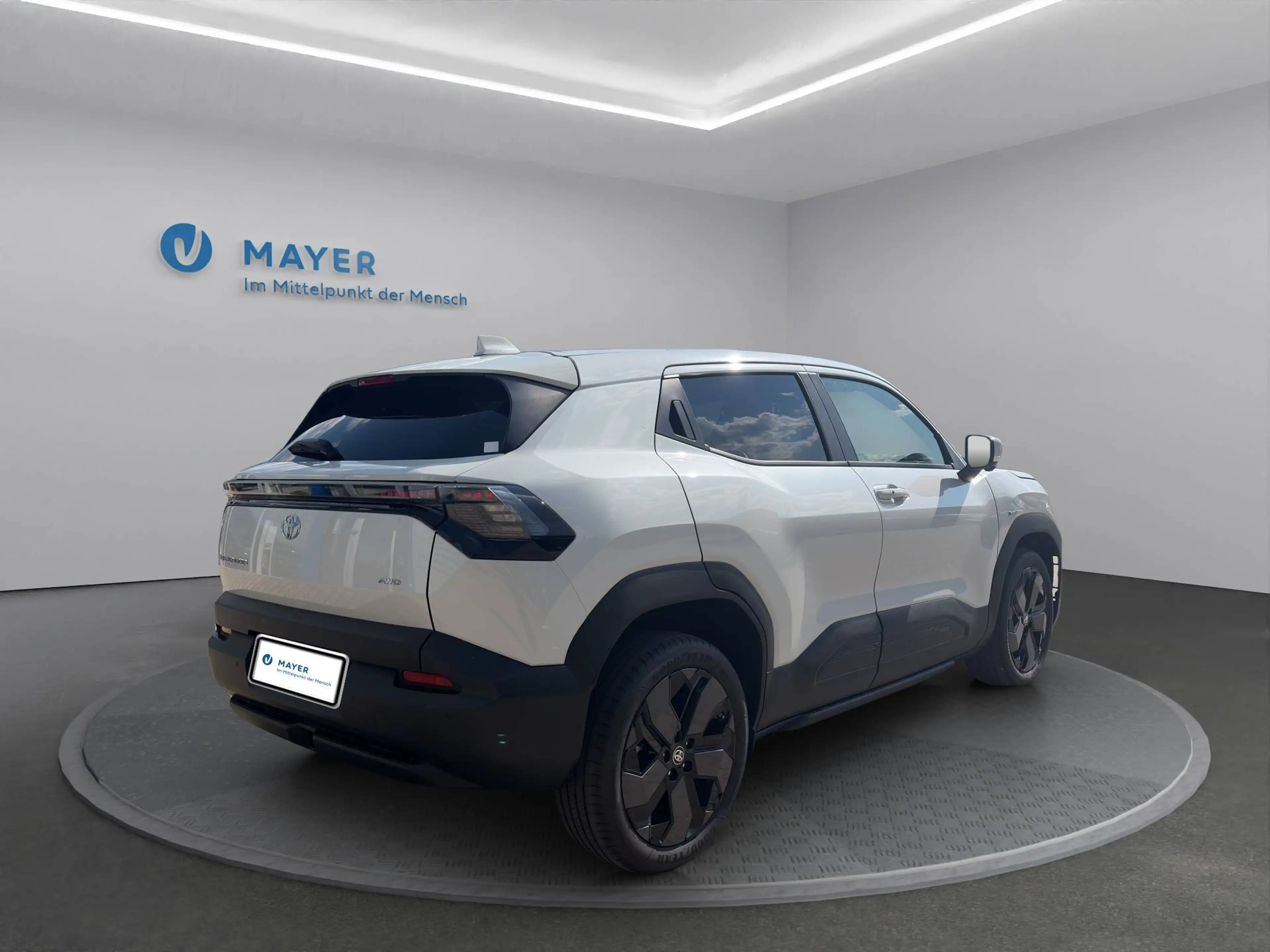 Toyota Urban Cruiser Urban Cruiser 61kWh AWD Lounge — photo 6