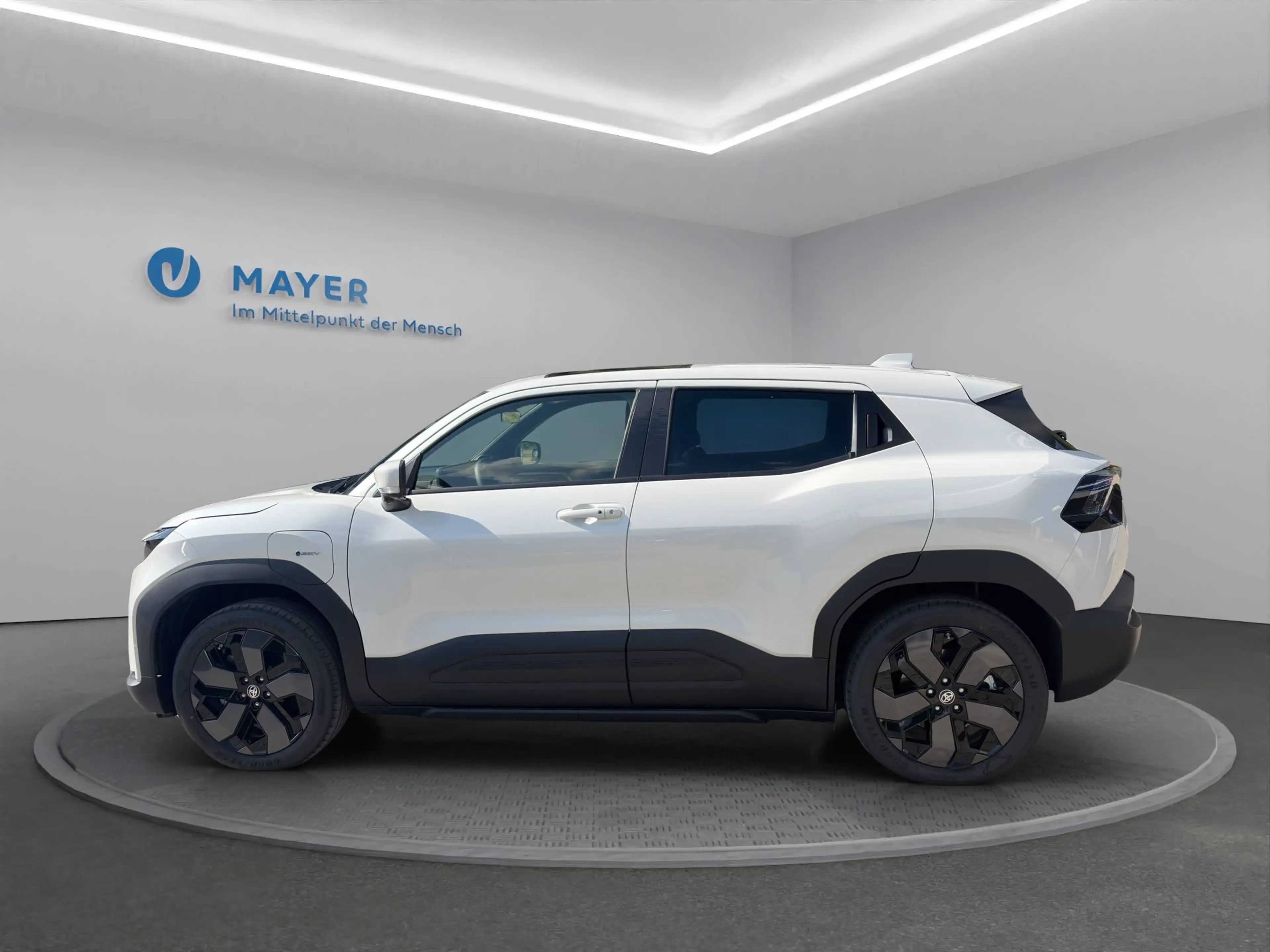 Toyota Urban Cruiser Urban Cruiser 61kWh AWD Lounge — photo 9