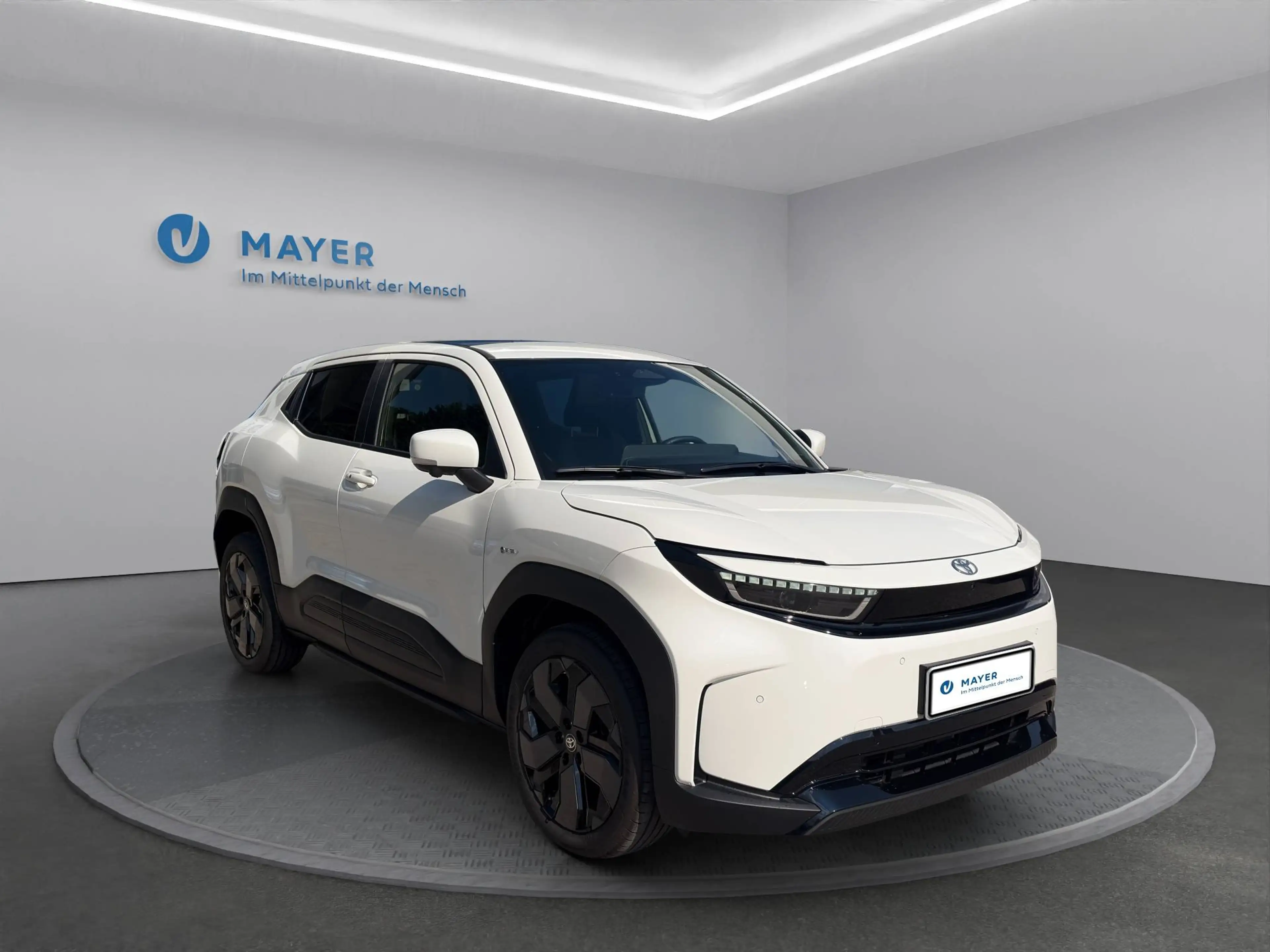 Toyota Urban Cruiser Urban Cruiser 61kWh AWD Lounge — photo 4