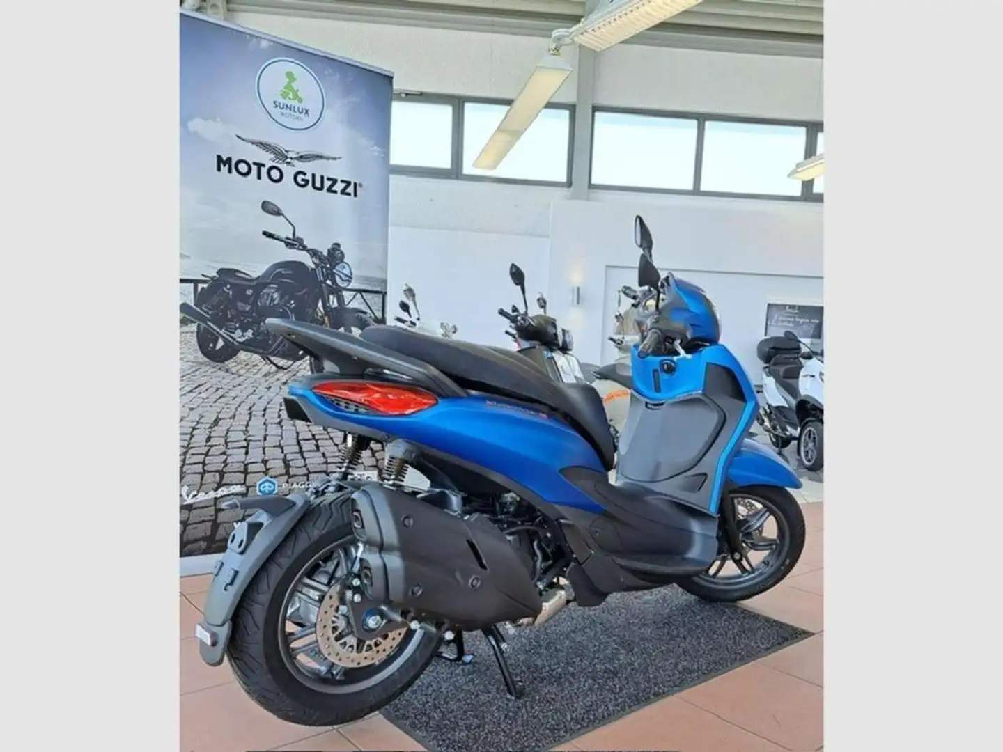 Piaggio Beverly 400 S Gris - 2
