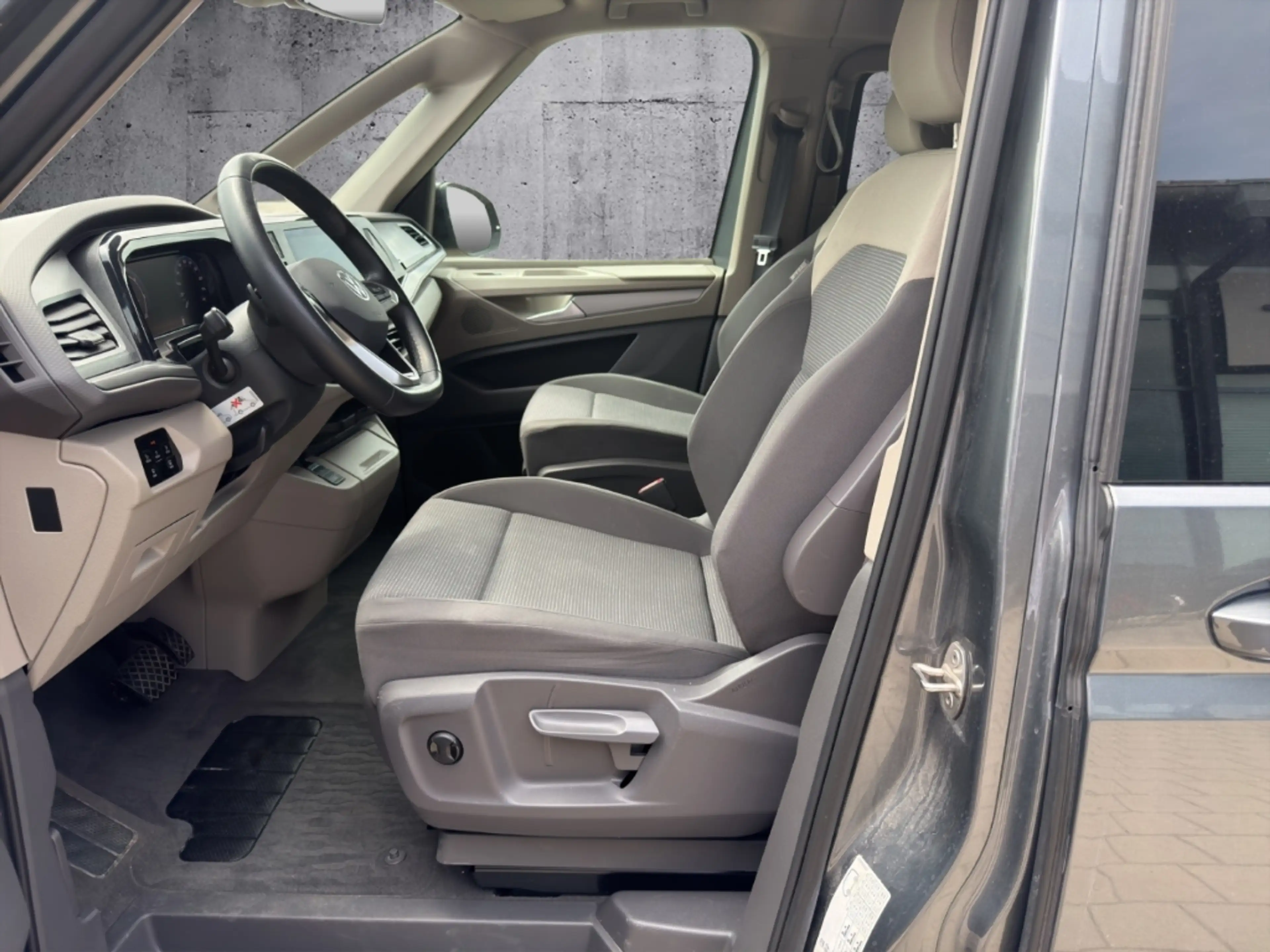 Volkswagen T7 California 2.0 TDI DSG Beach Tour STANDH LED KAMERA AHK AUFST — photo 6