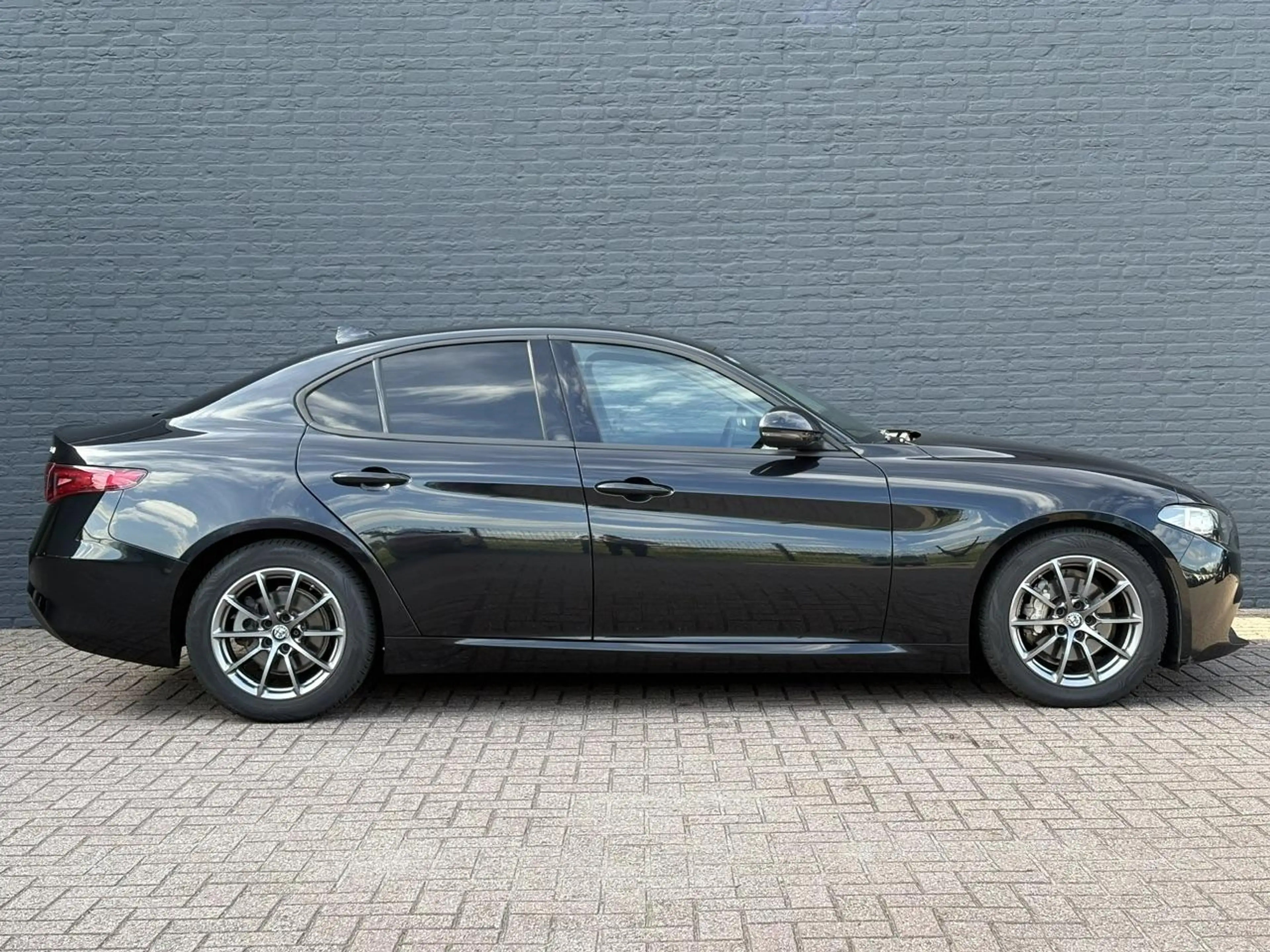 Alfa Romeo Giulia 2.0T Super | Dealer Onderhouden | All Season Bande — photo 4