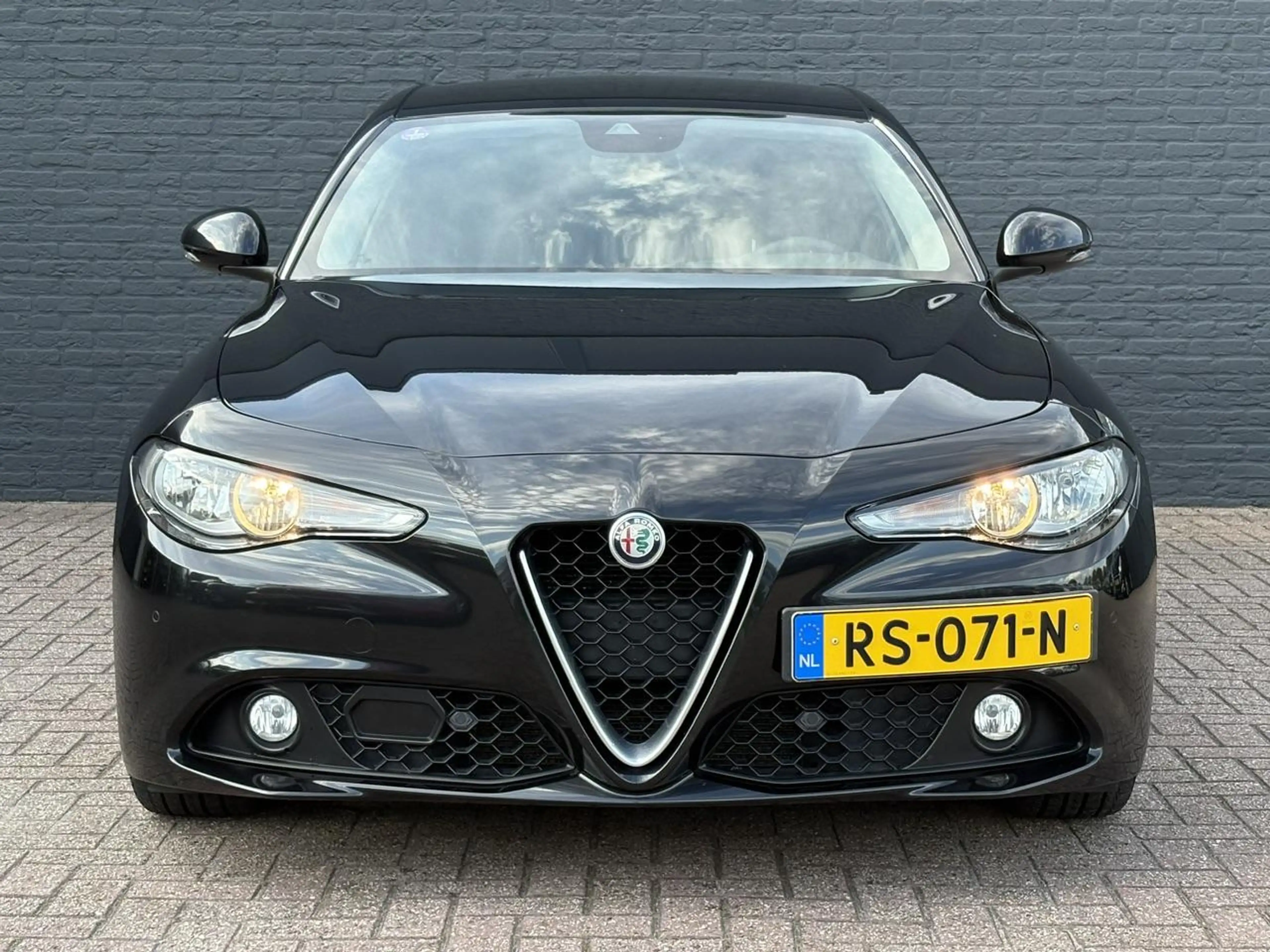 Alfa Romeo Giulia 2.0T Super | Dealer Onderhouden | All Season Bande — photo 2