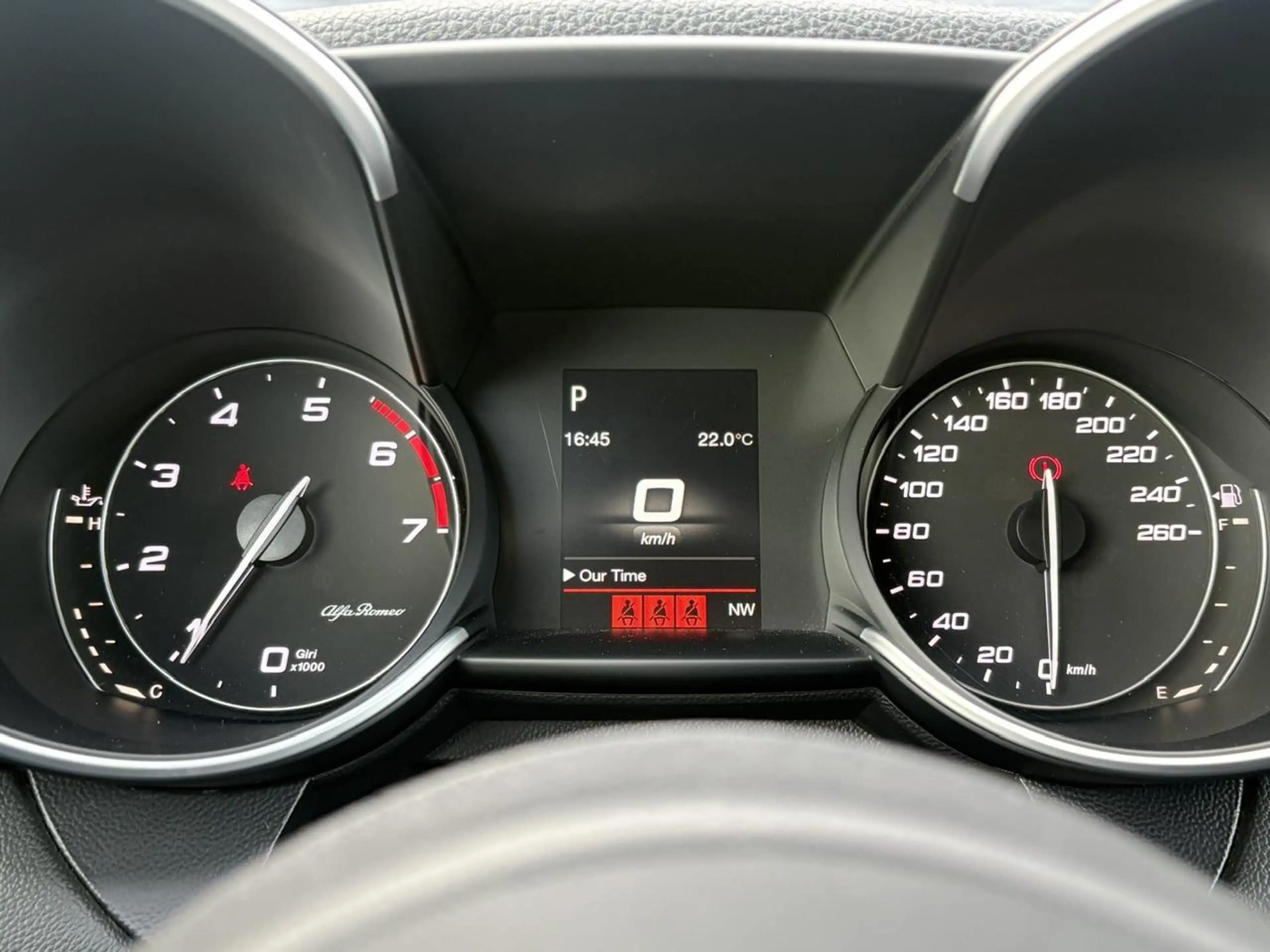 Alfa Romeo Giulia 2.0T Super | Dealer Onderhouden | All Season Bande — photo 15