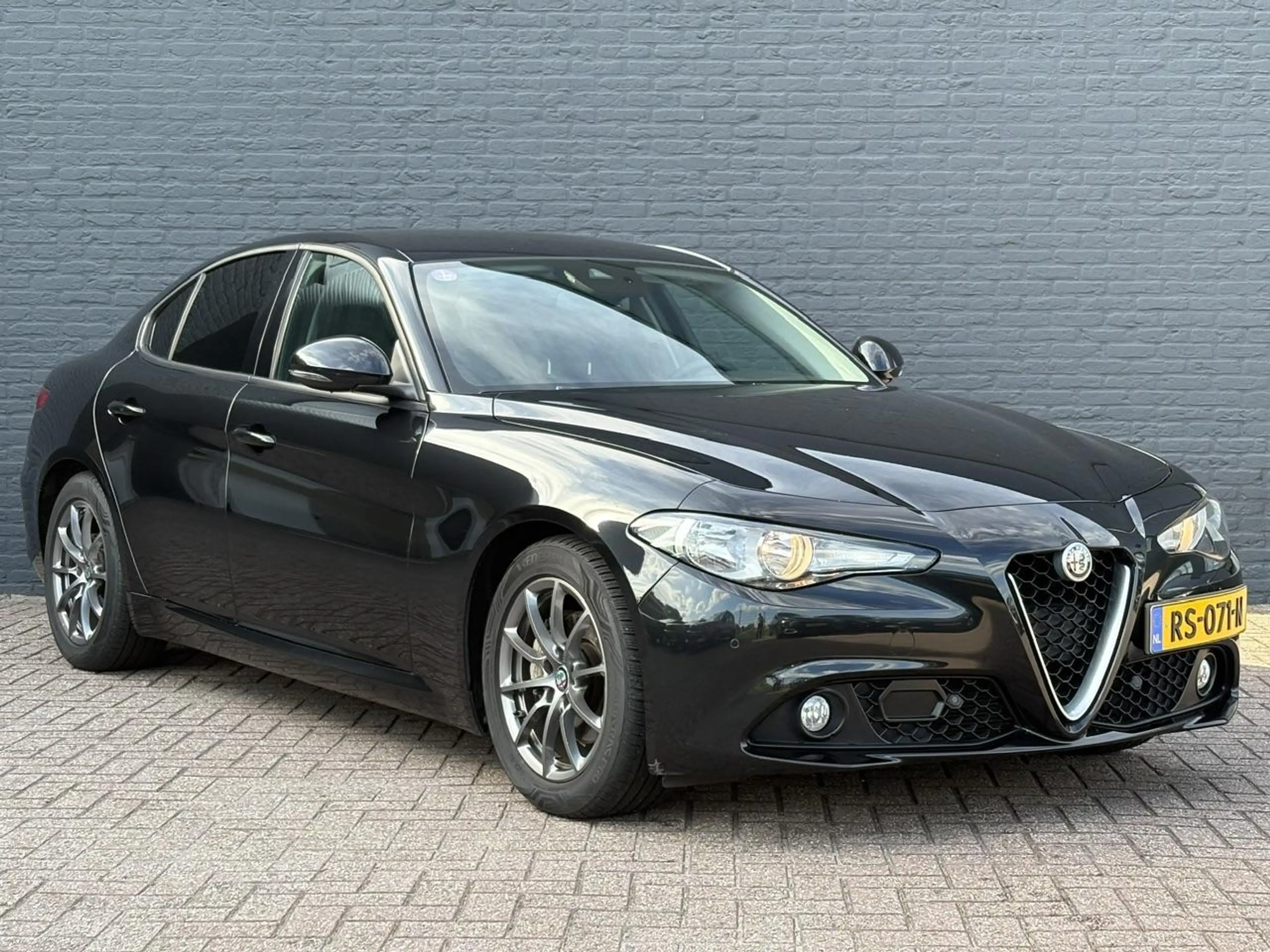 Alfa Romeo Giulia 2.0T Super | Dealer Onderhouden | All Season Bande — photo 3