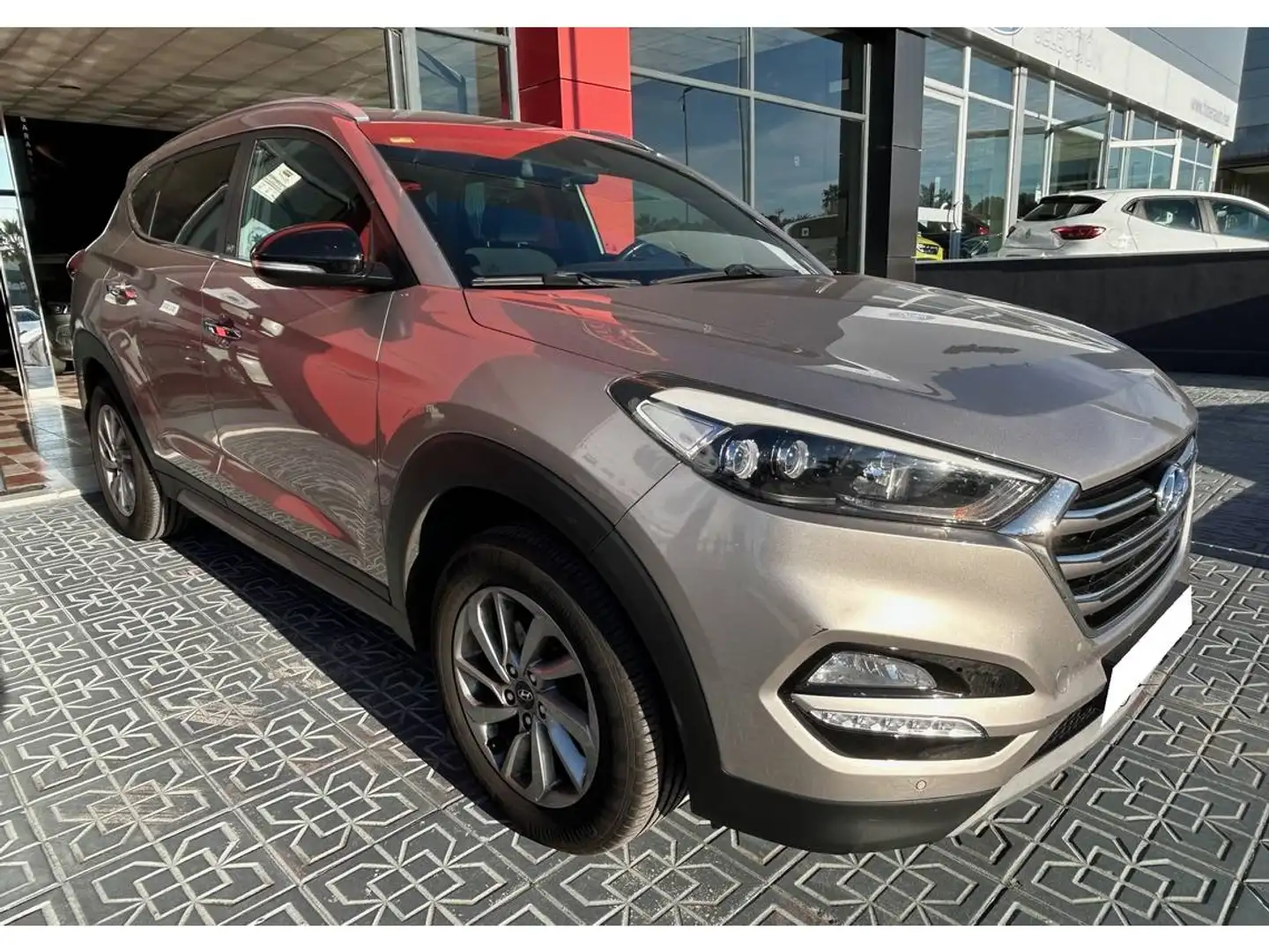 Hyundai TUCSON 1.6 GDI BD Klass 4x2 131 Gris - 1