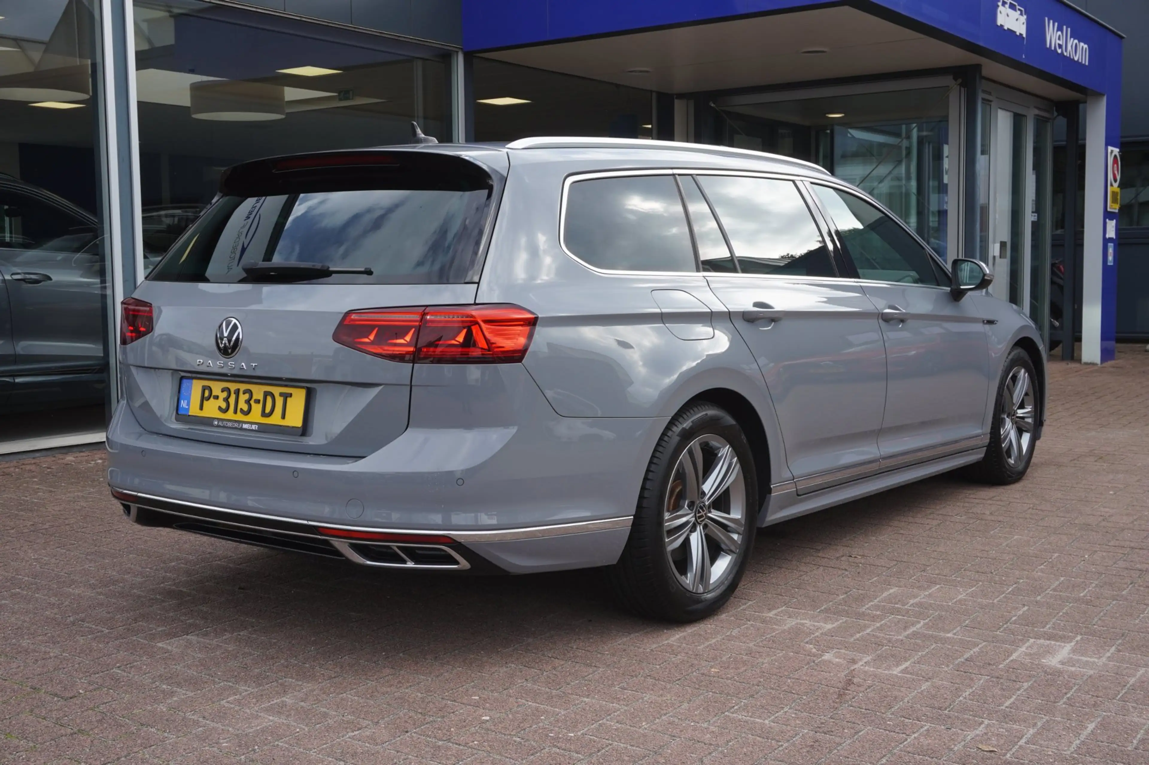 Volkswagen Passat Variant 1.5 TSI R-Line Business + Panodak | Carplay | Auto — photo 8