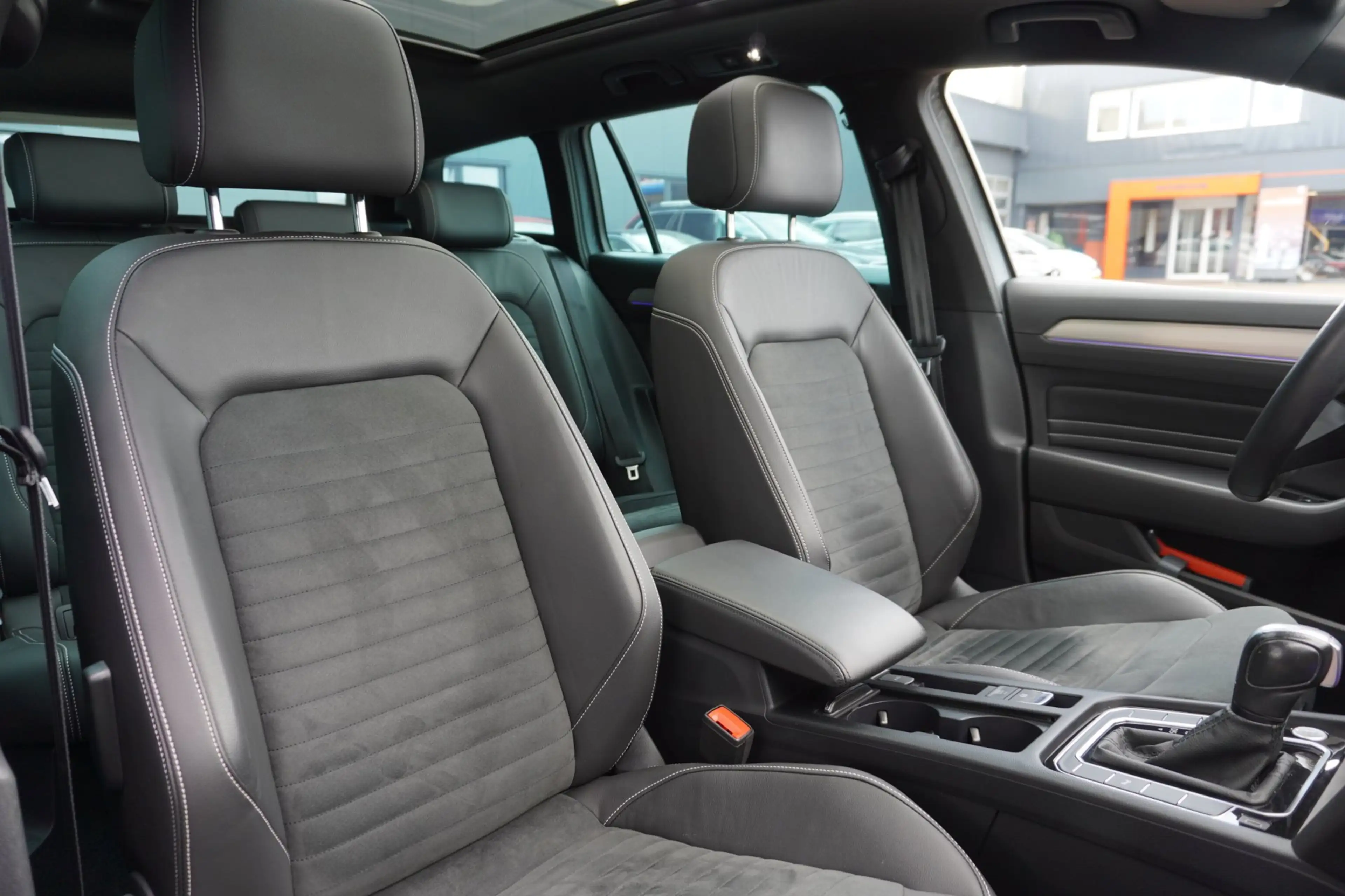 Volkswagen Passat Variant 1.5 TSI R-Line Business + Panodak | Carplay | Auto — photo 16