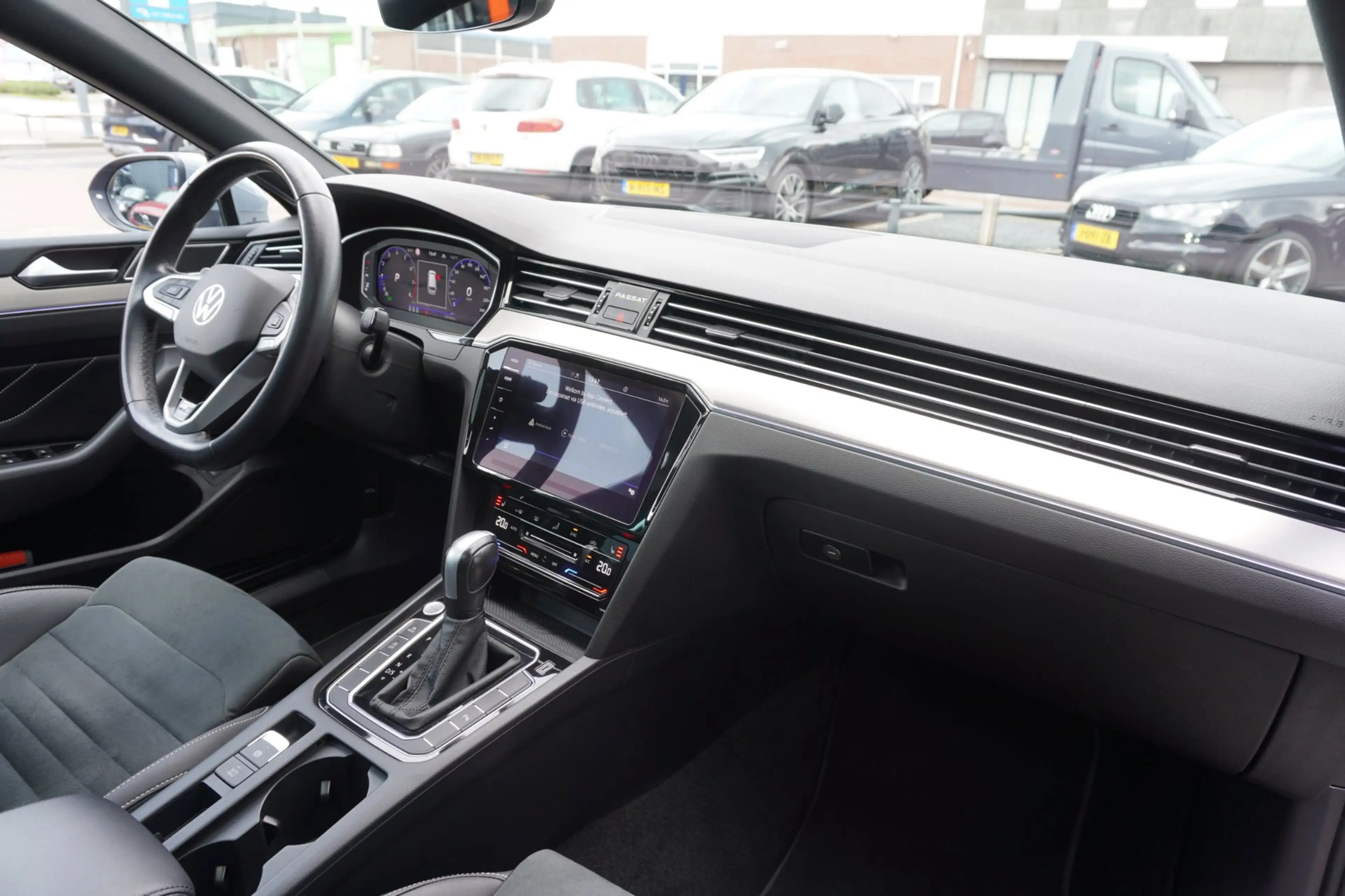 Volkswagen Passat Variant 1.5 TSI R-Line Business + Panodak | Carplay | Auto — photo 17