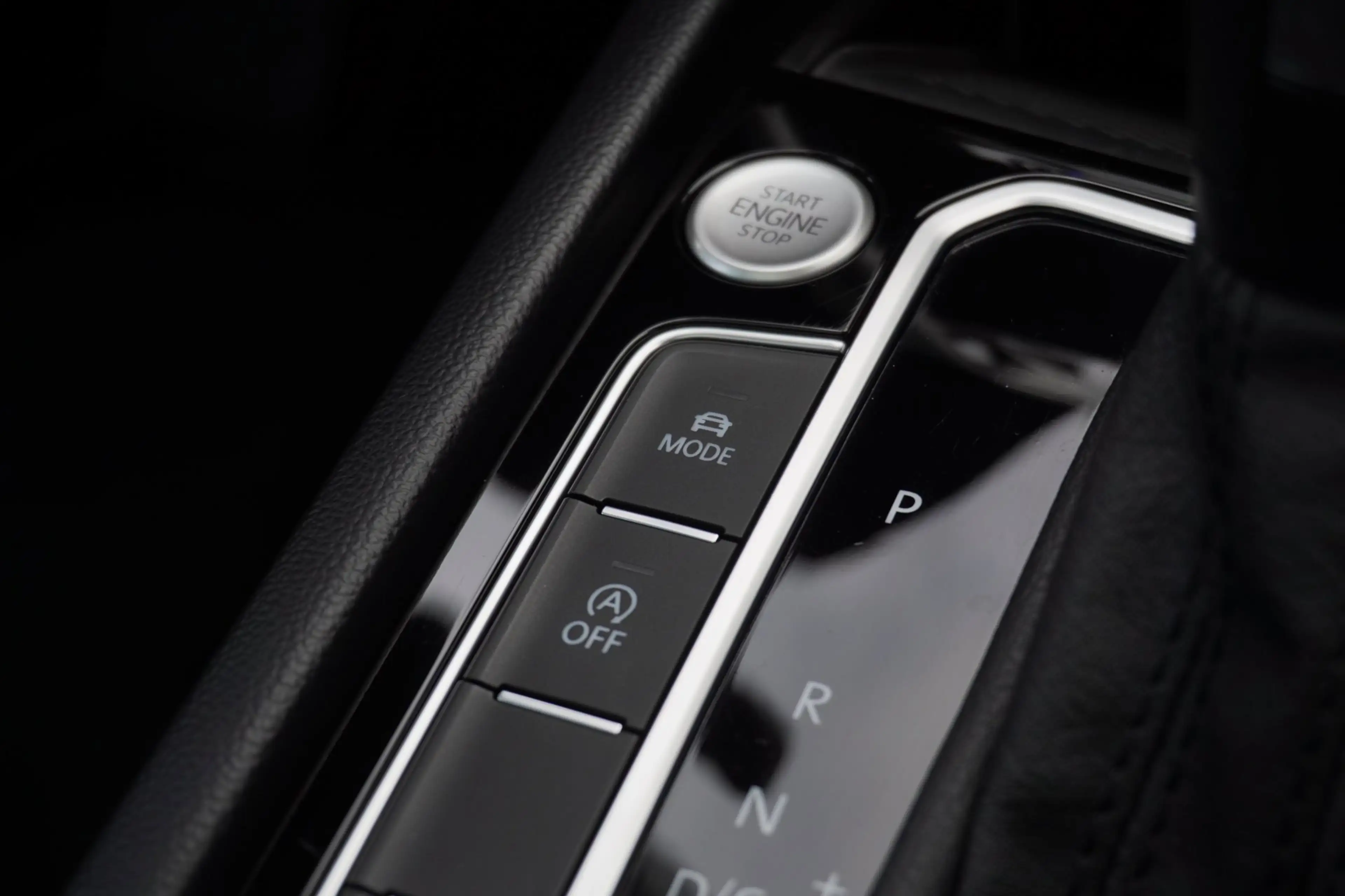 Volkswagen Passat Variant 1.5 TSI R-Line Business + Panodak | Carplay | Auto — photo 30