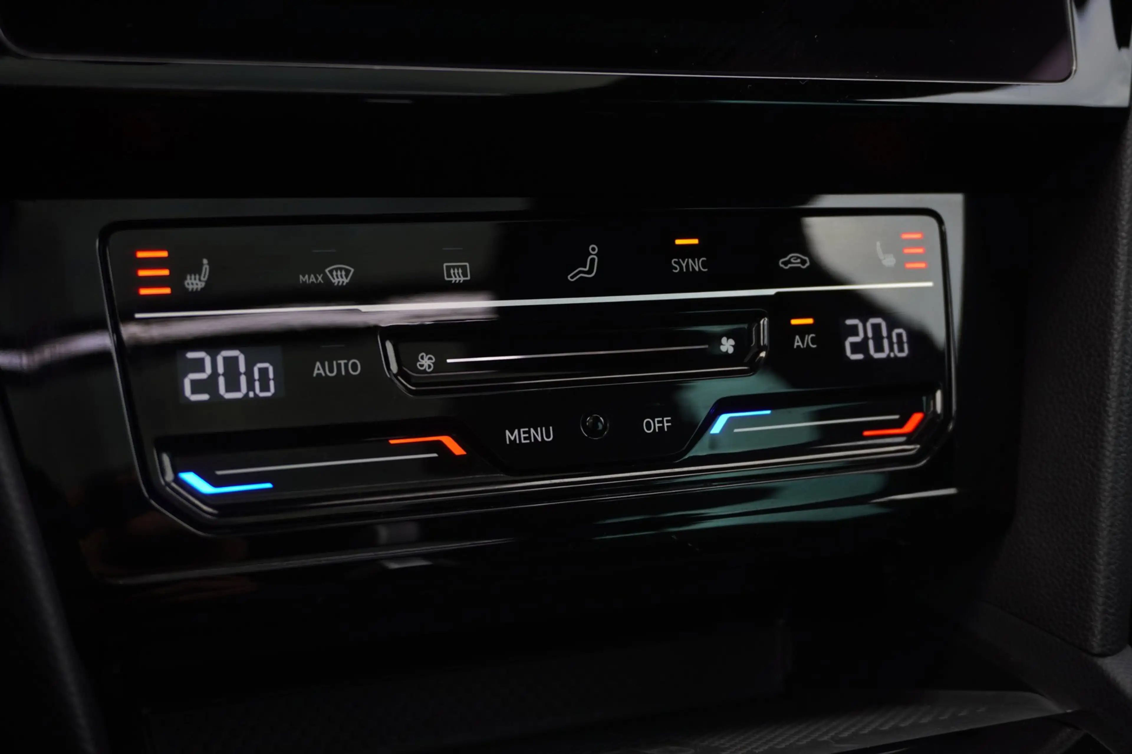 Volkswagen Passat Variant 1.5 TSI R-Line Business + Panodak | Carplay | Auto — photo 27