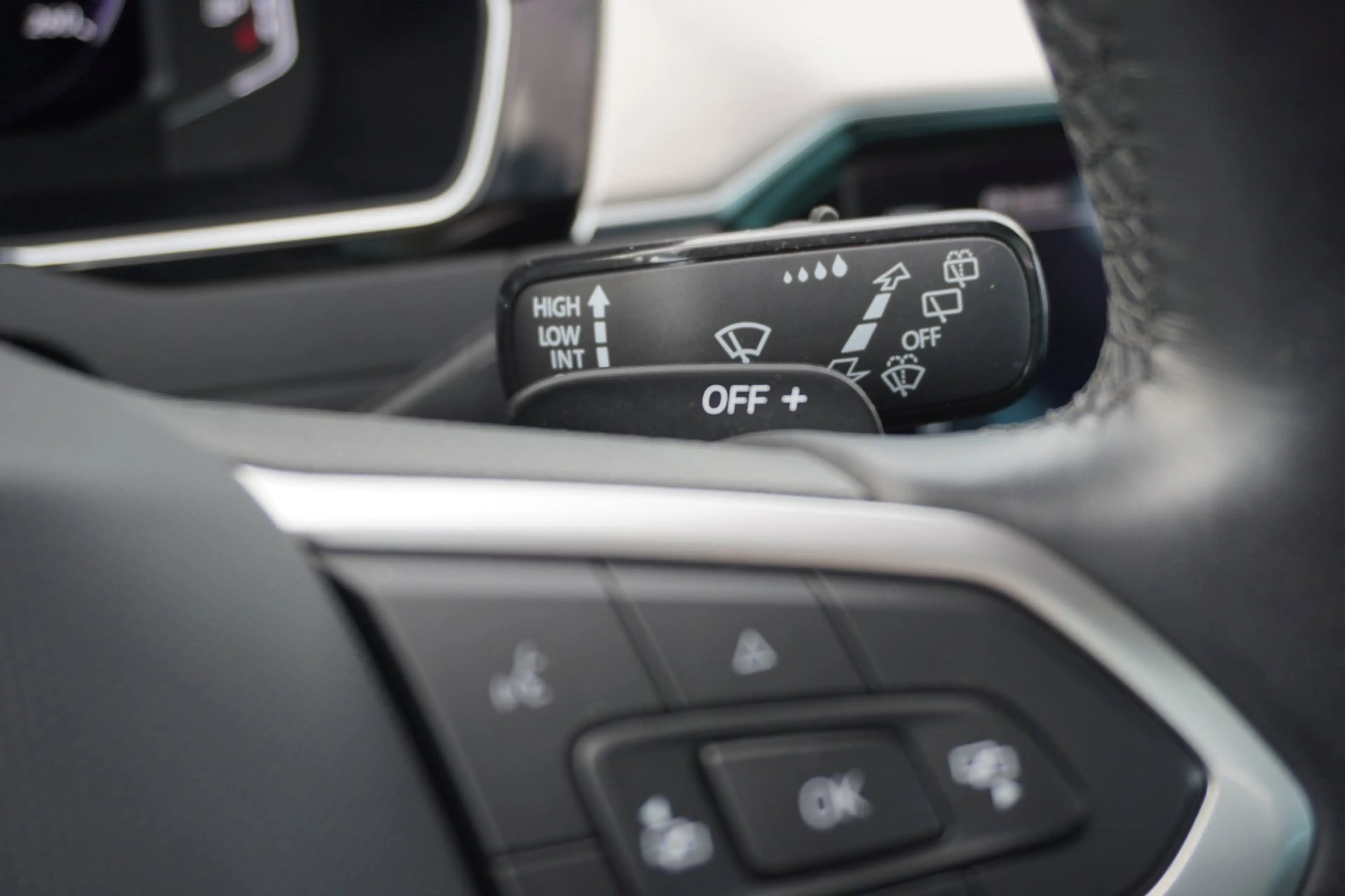 Volkswagen Passat Variant 1.5 TSI R-Line Business + Panodak | Carplay | Auto — photo 21