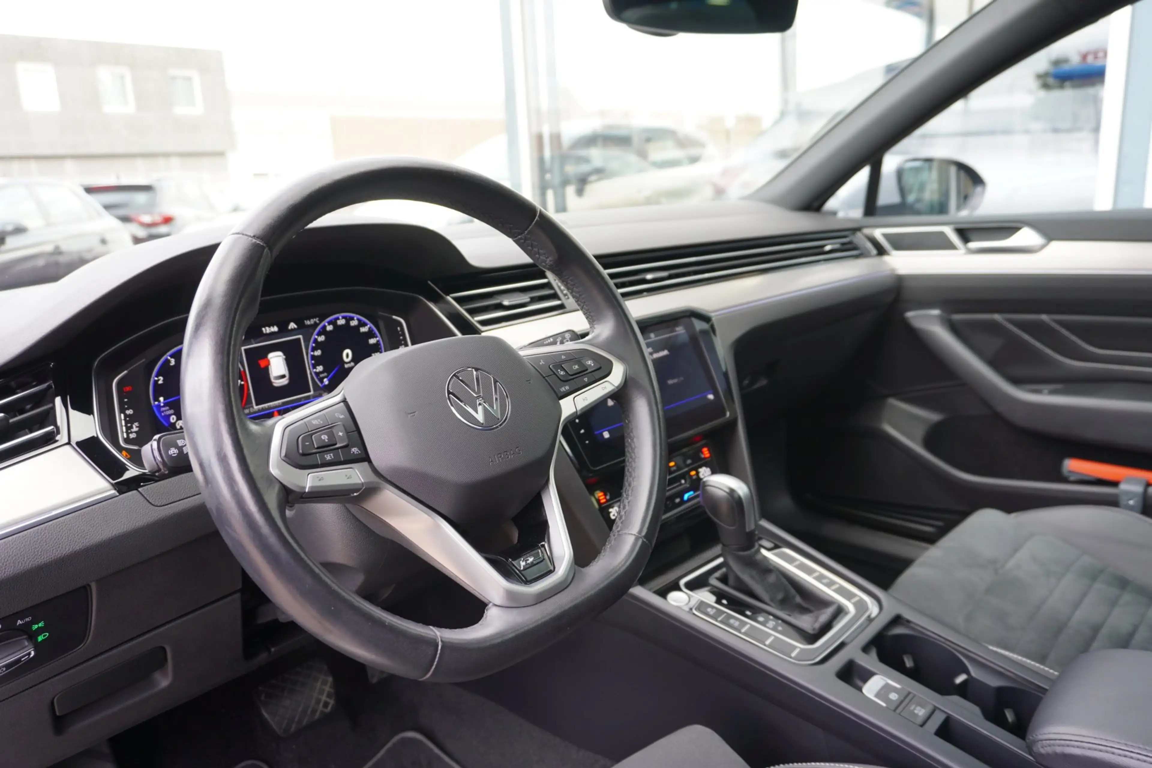 Volkswagen Passat Variant 1.5 TSI R-Line Business + Panodak | Carplay | Auto — photo 12